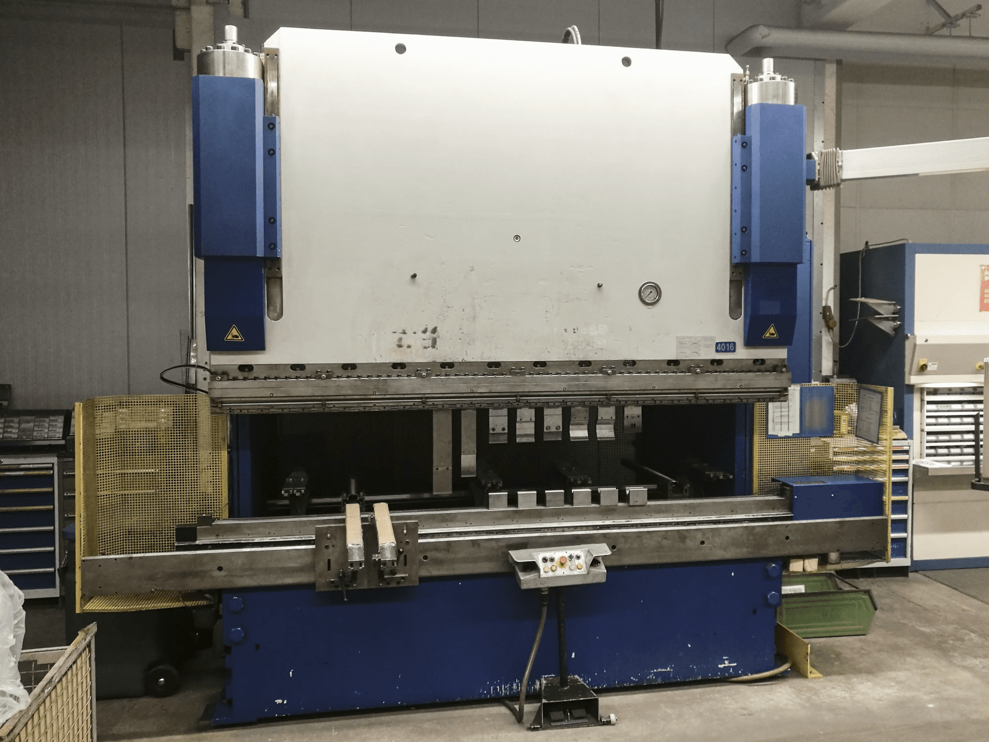 Koneen HAEMMERLE etunäkymäAP 200-3100