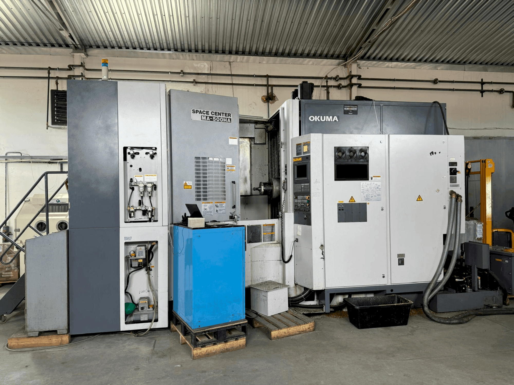 Koneen Okuma MA-500HA etunäkymä
