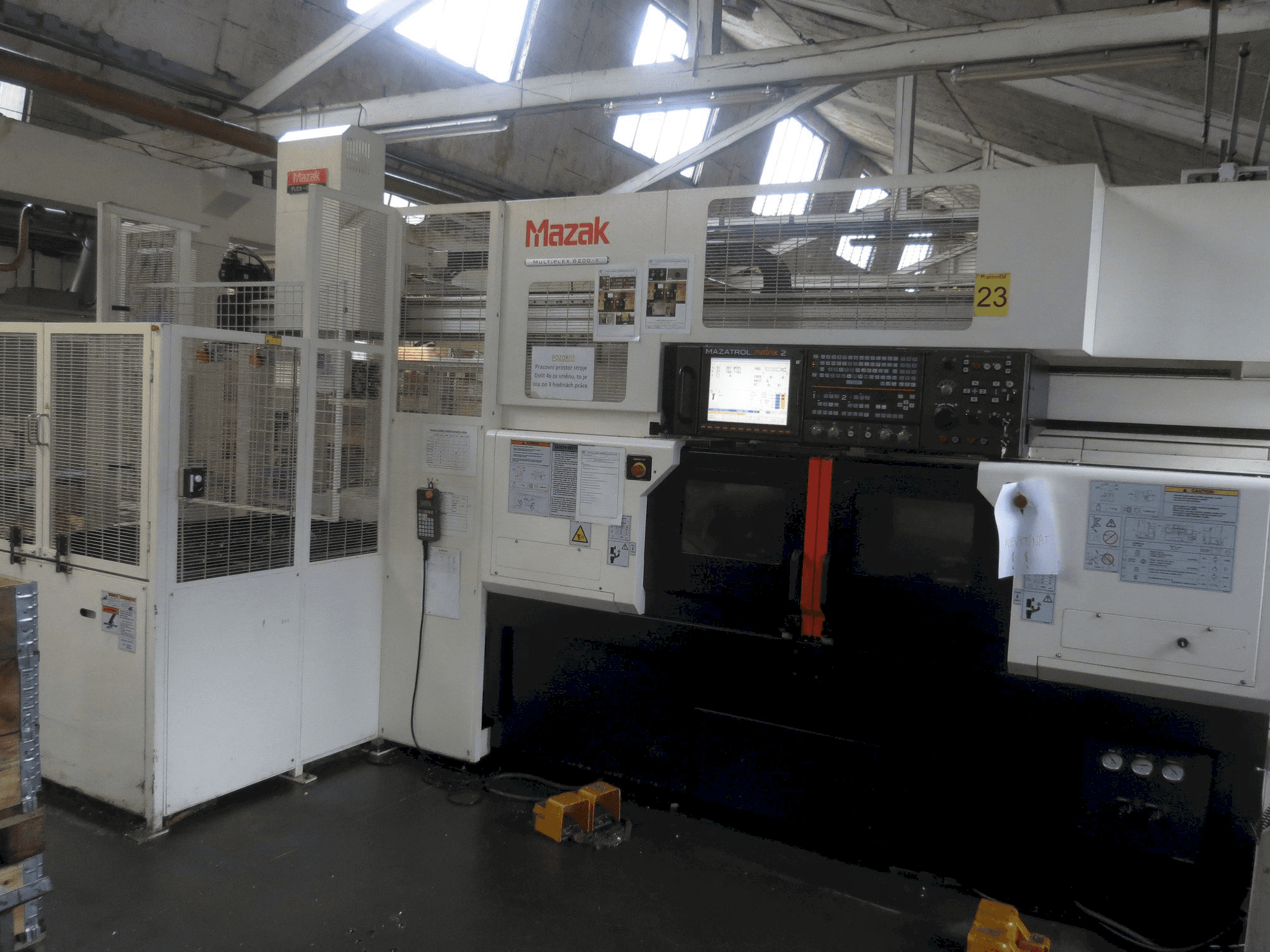 Koneen Mazak Multiplex 6200-II etunäkymä
