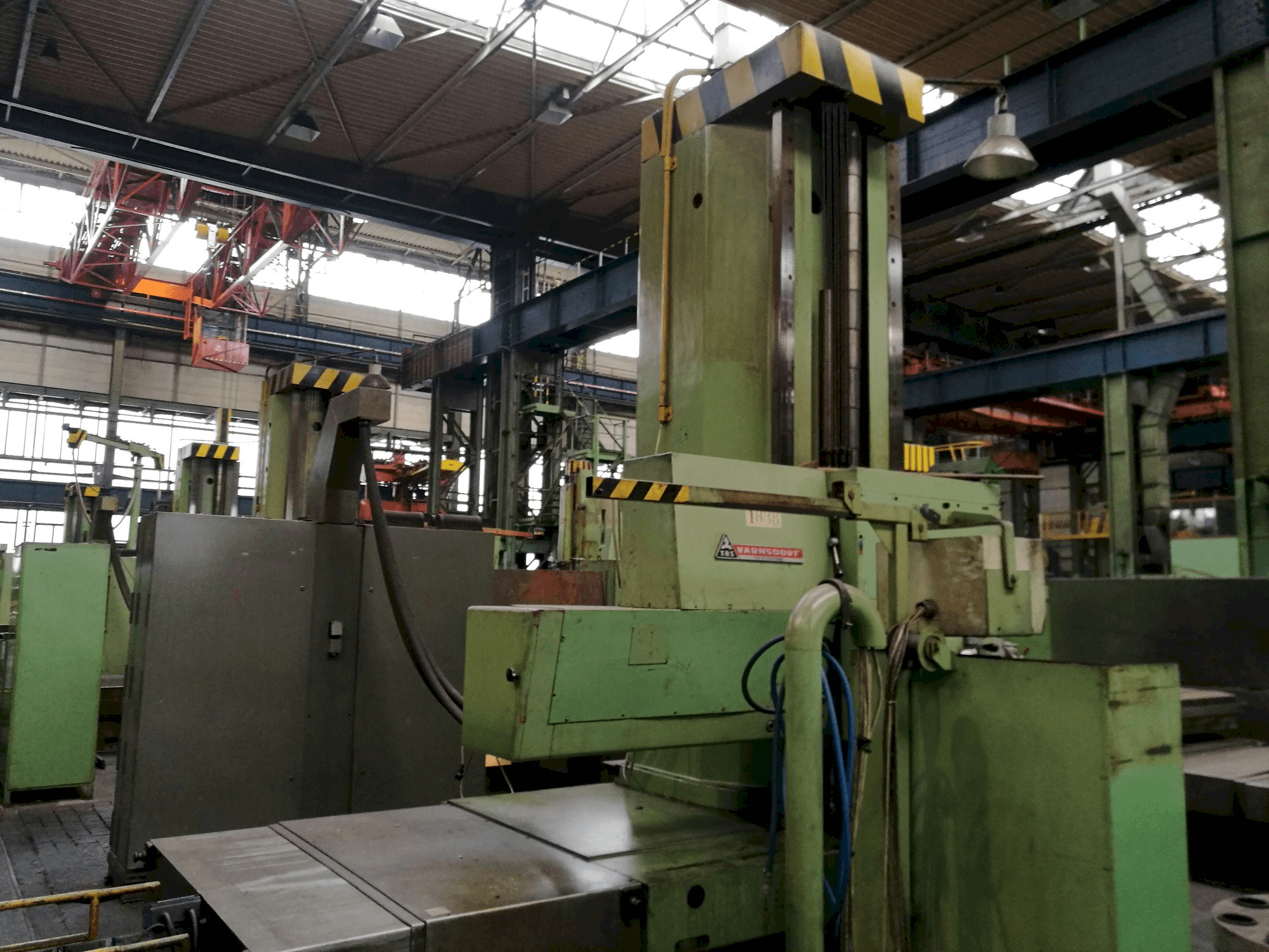 Koneen TOS WHN 13 etunäkymä