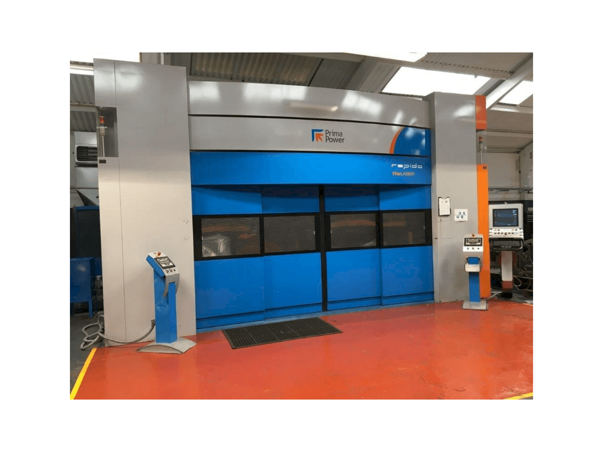 Koneen Prima Power RAPIDO CP 4000 etunäkymä