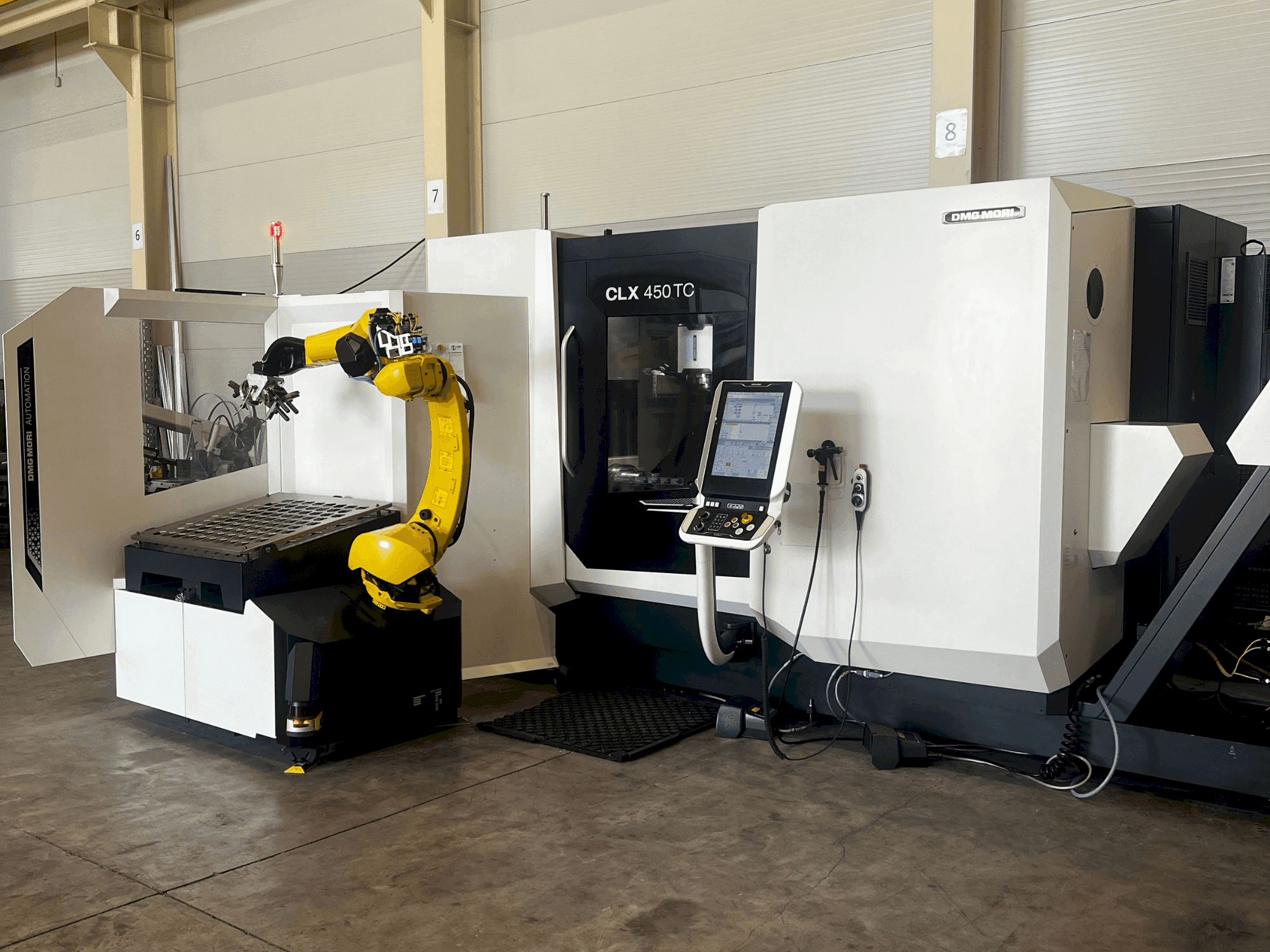 Koneen DMG MORI CLX 450 TC etunäkymä