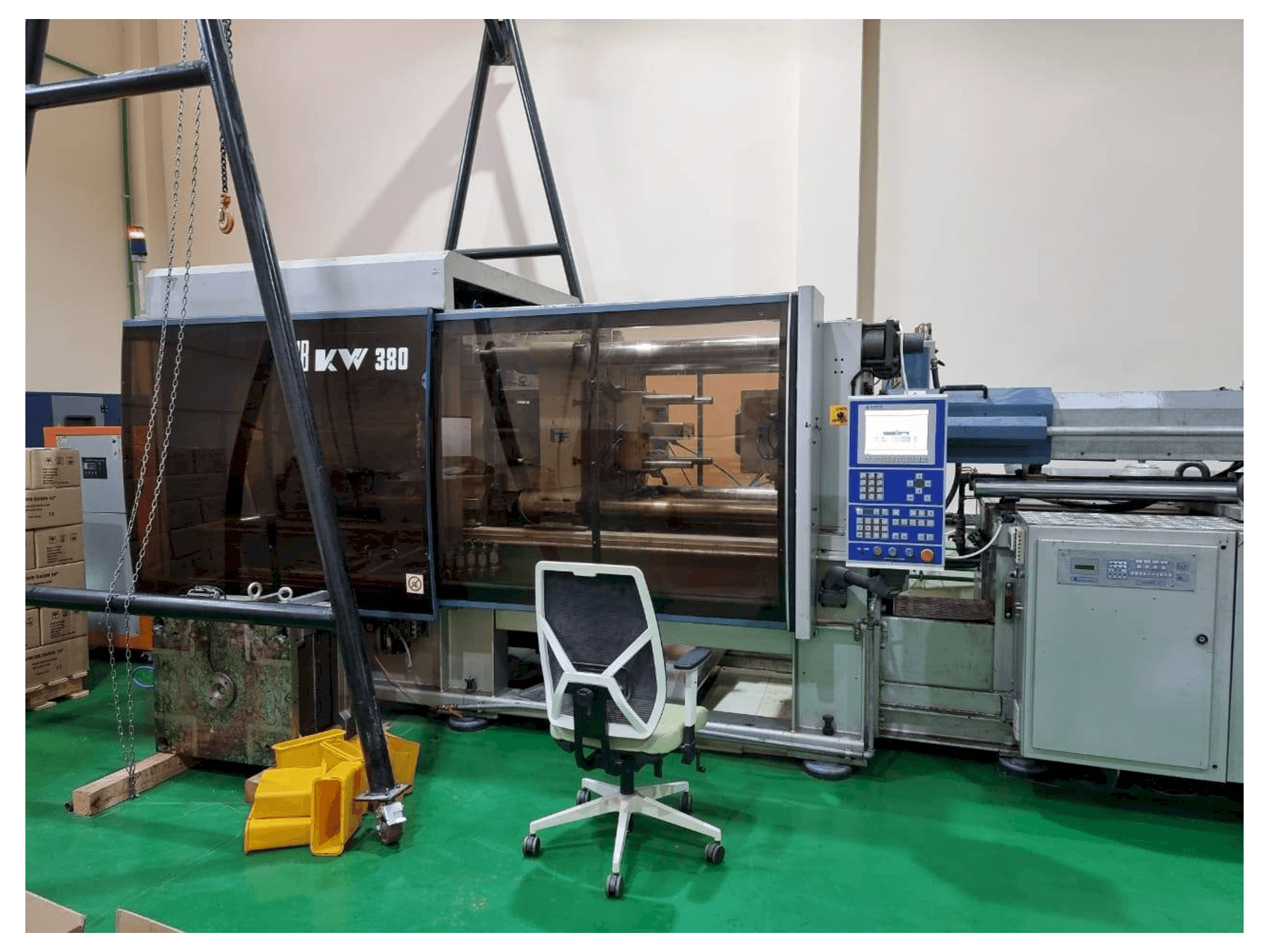 Koneen BMB KW380/3450 etunäkymä