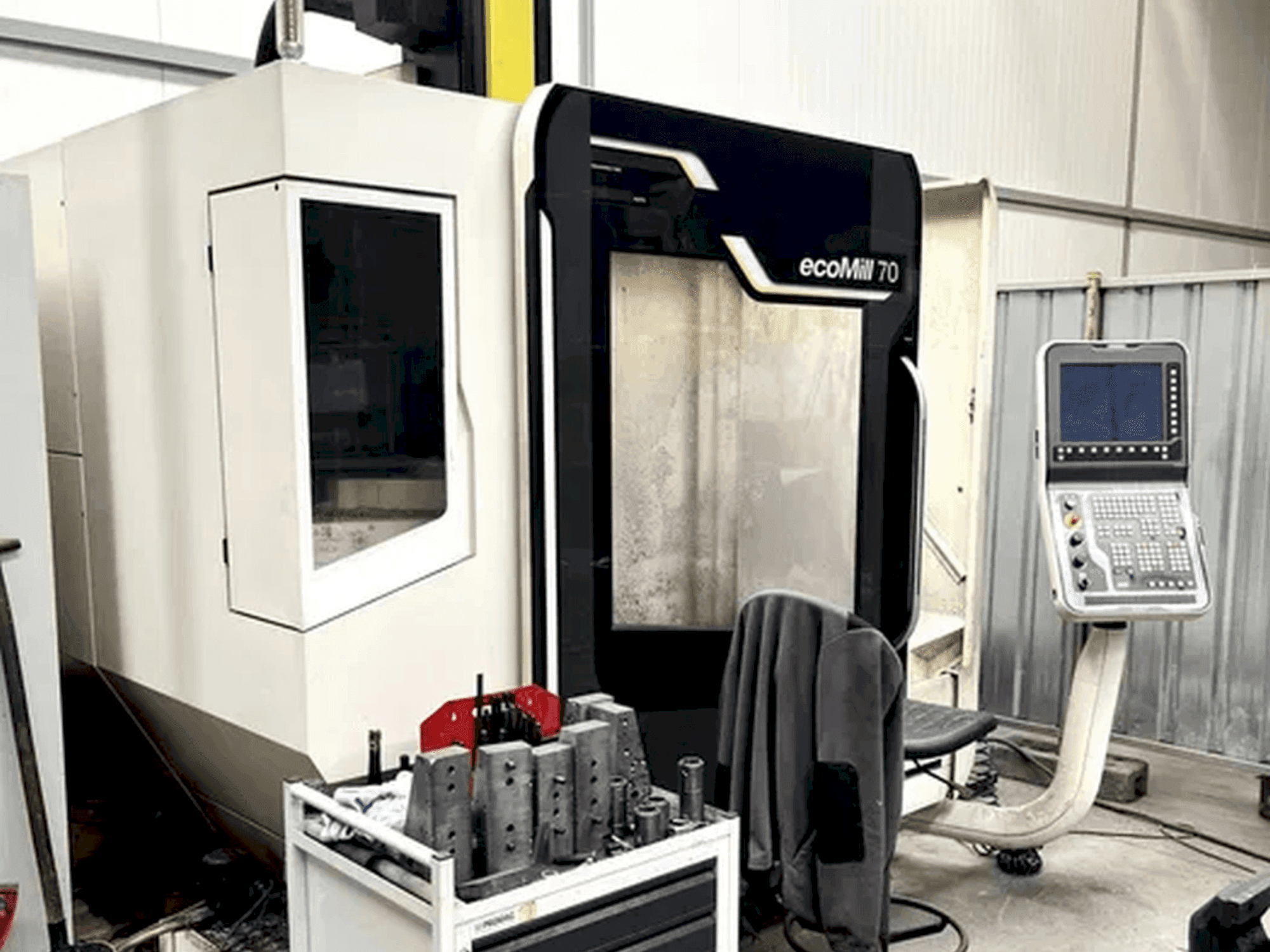 Koneen DMG MORI ecoMill 70 etunäkymä