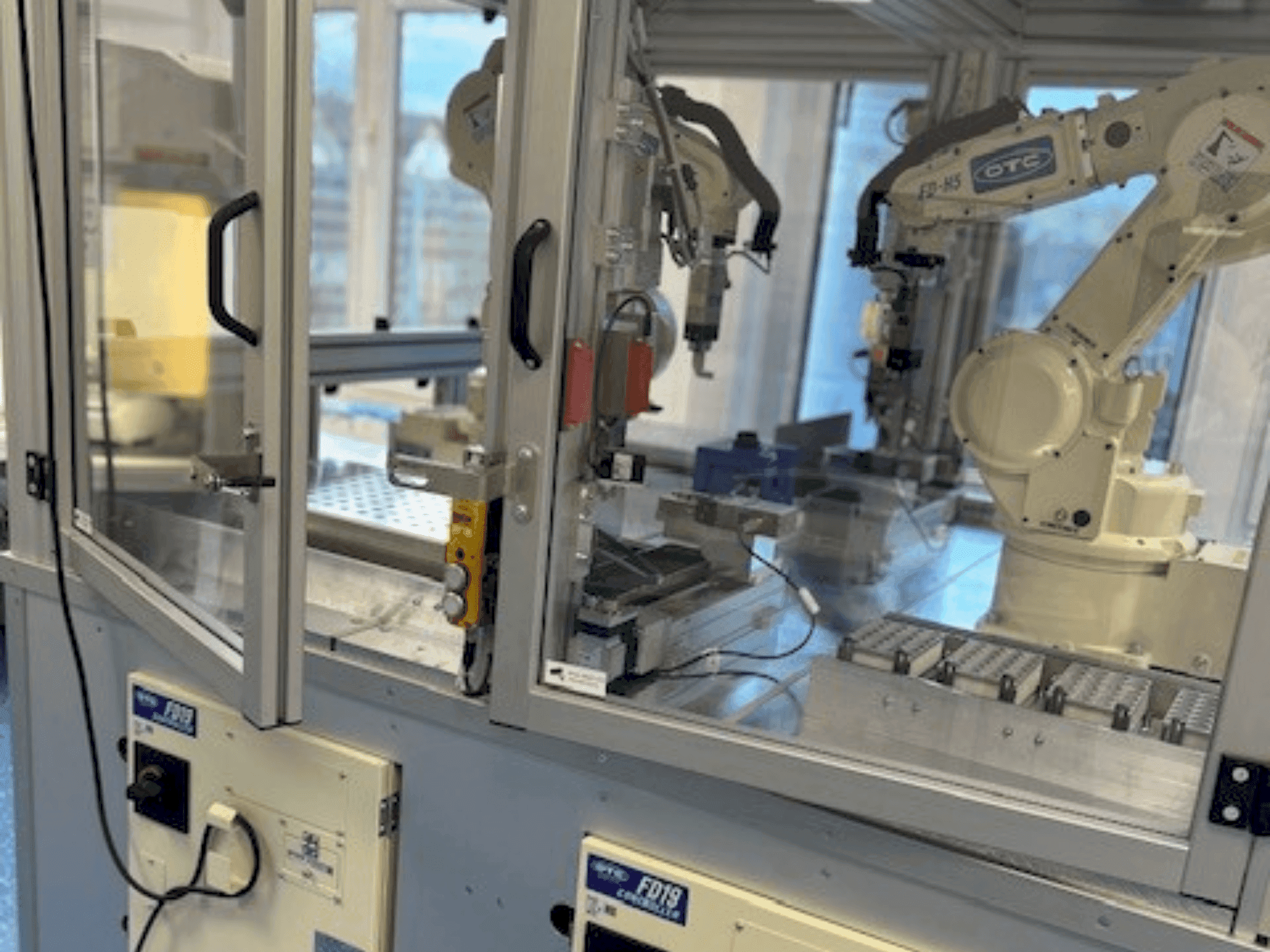 Koneen OTC Daihen NH52-NEFC etunäkymä