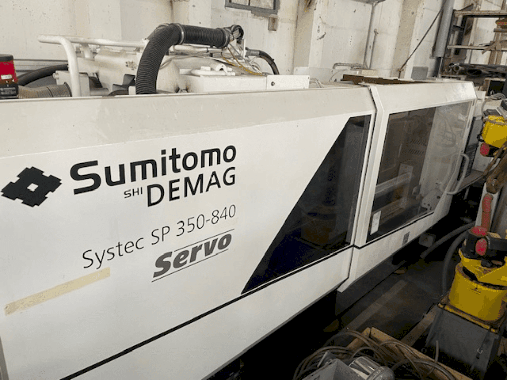 Koneen SUMITOMO SHI DEMAG Systec SP 350/720-840 etunäkymä