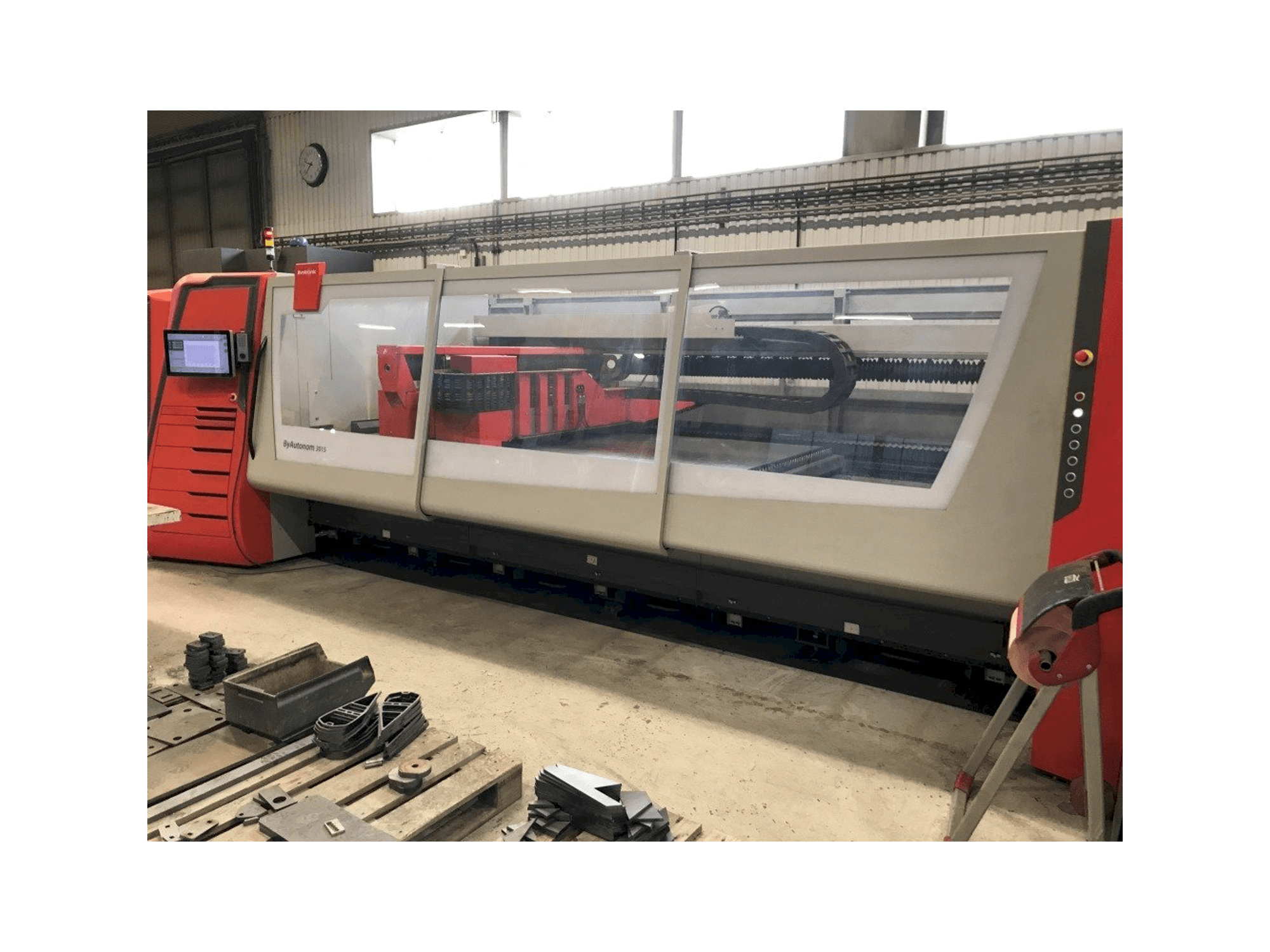 Koneen Bystronic ByAutonom 3015 oikean sivun näkymä