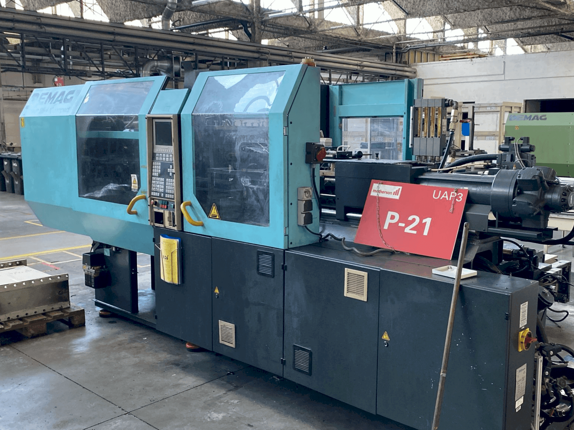 Koneen DEMAG Ergotech Compact 125-440 etunäkymä