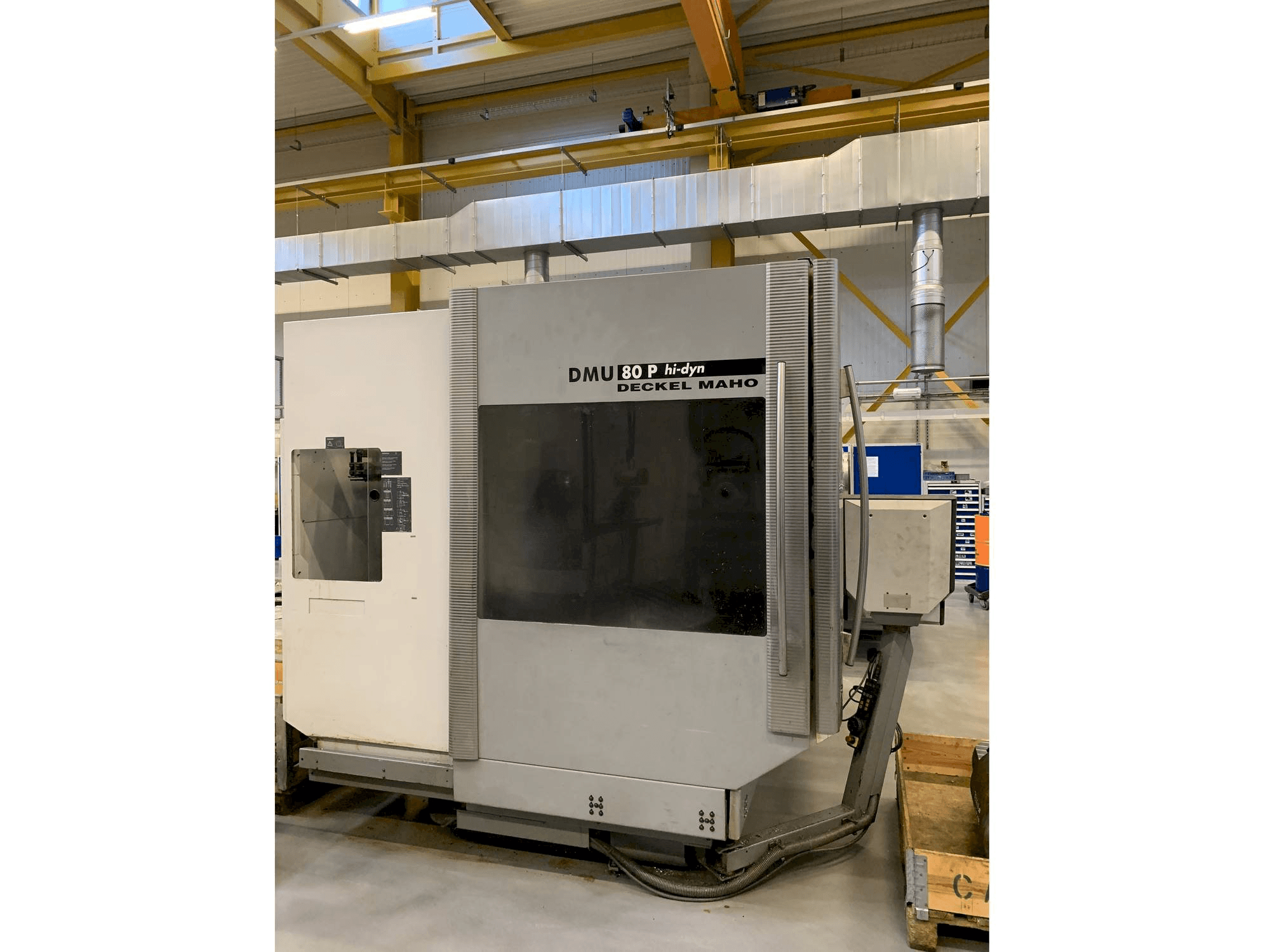 Koneen DECKEL MAHO DMU 80 P hi-dyn etunäkymä