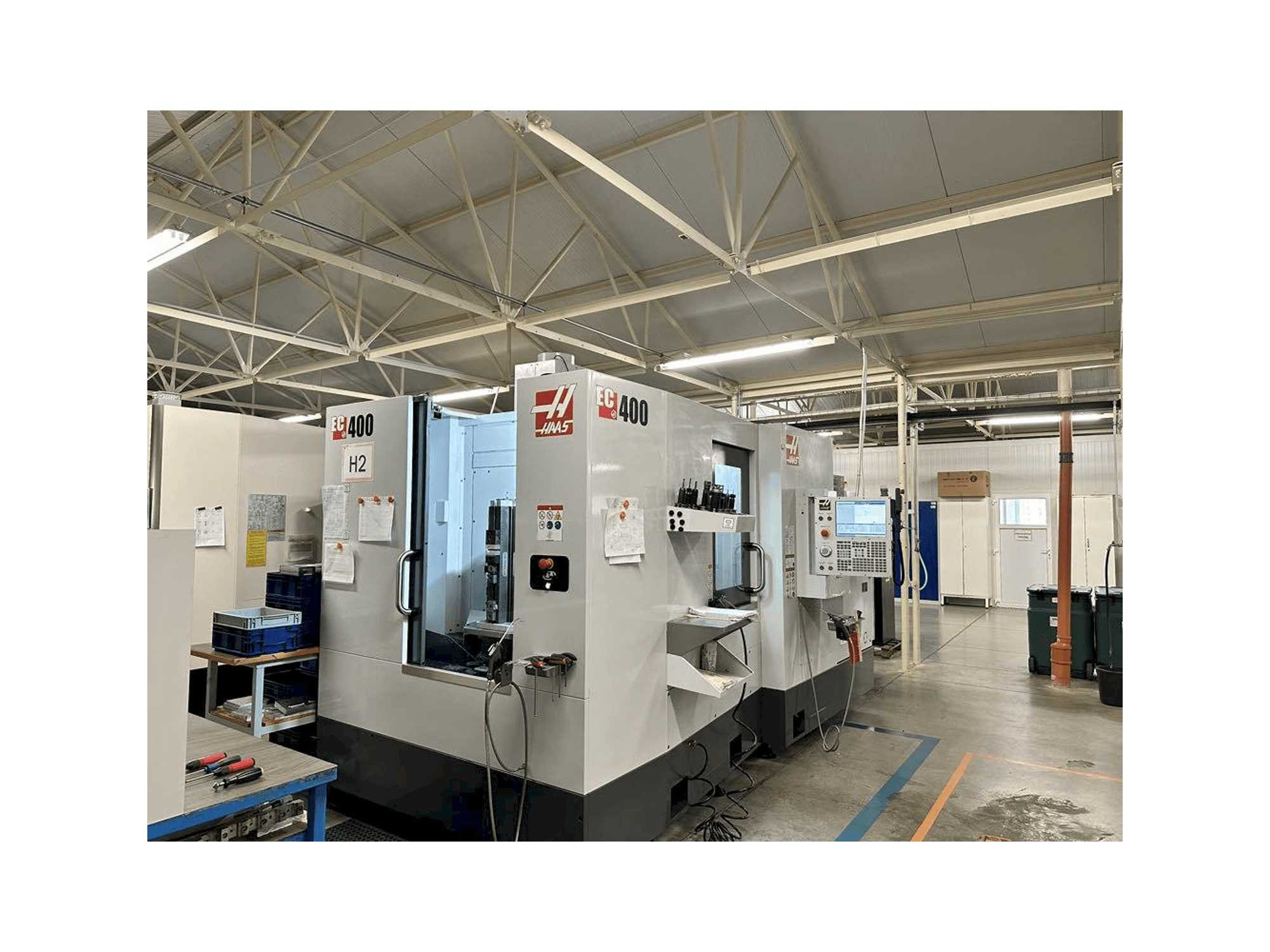 Koneen HAAS EC-400 etunäkymä