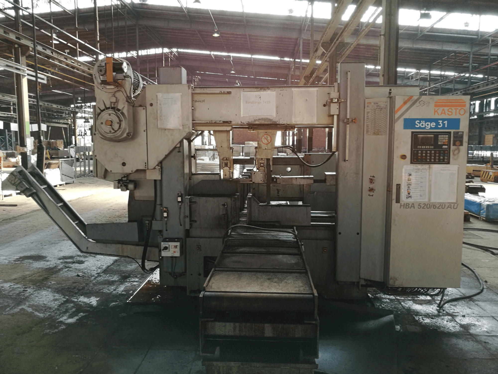 Koneen KASTO etunäkymä HBA 520/620 AU