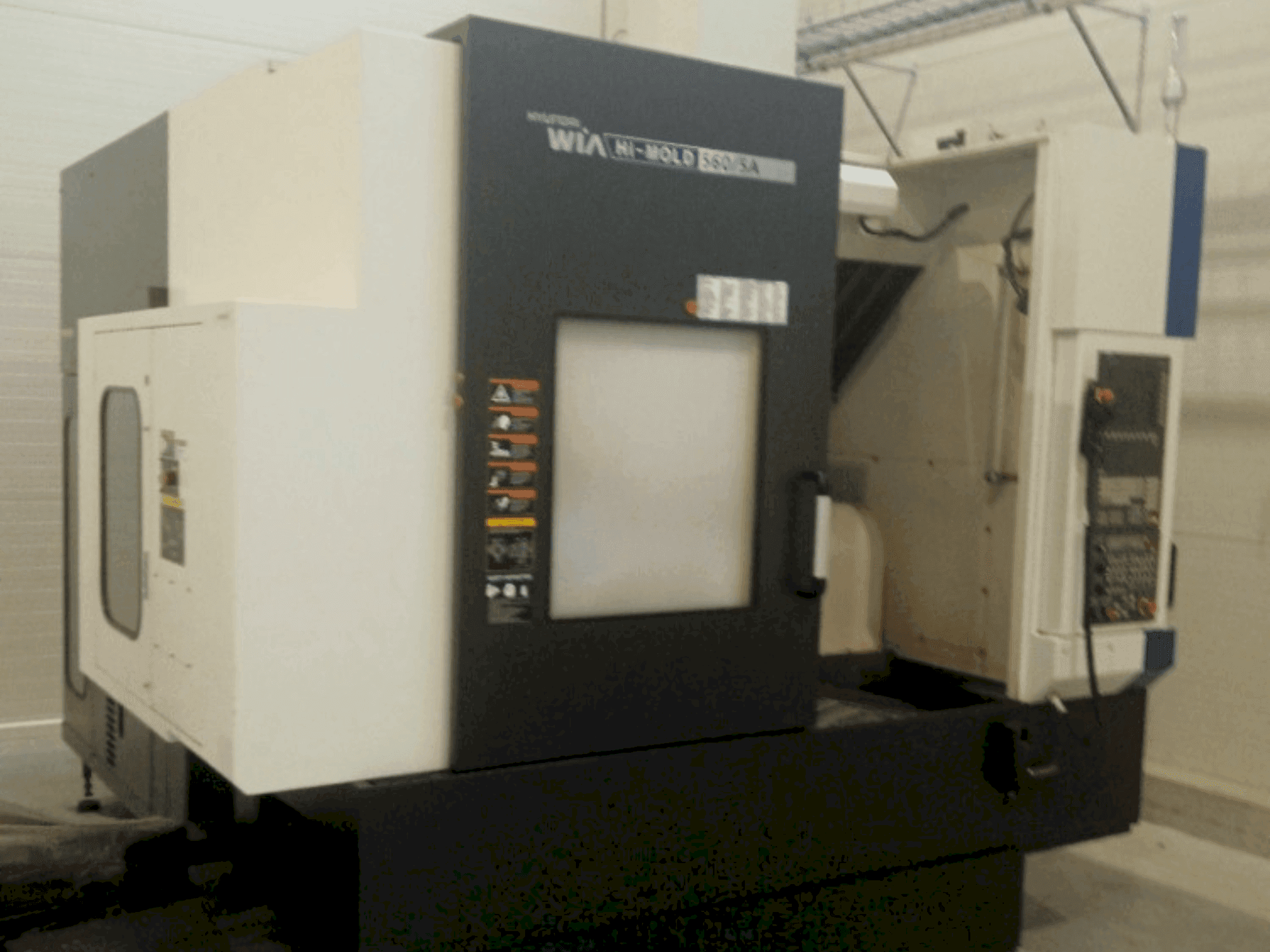 Koneen Hyundai Wia Hi-MOLD 560/5A etunäkymä