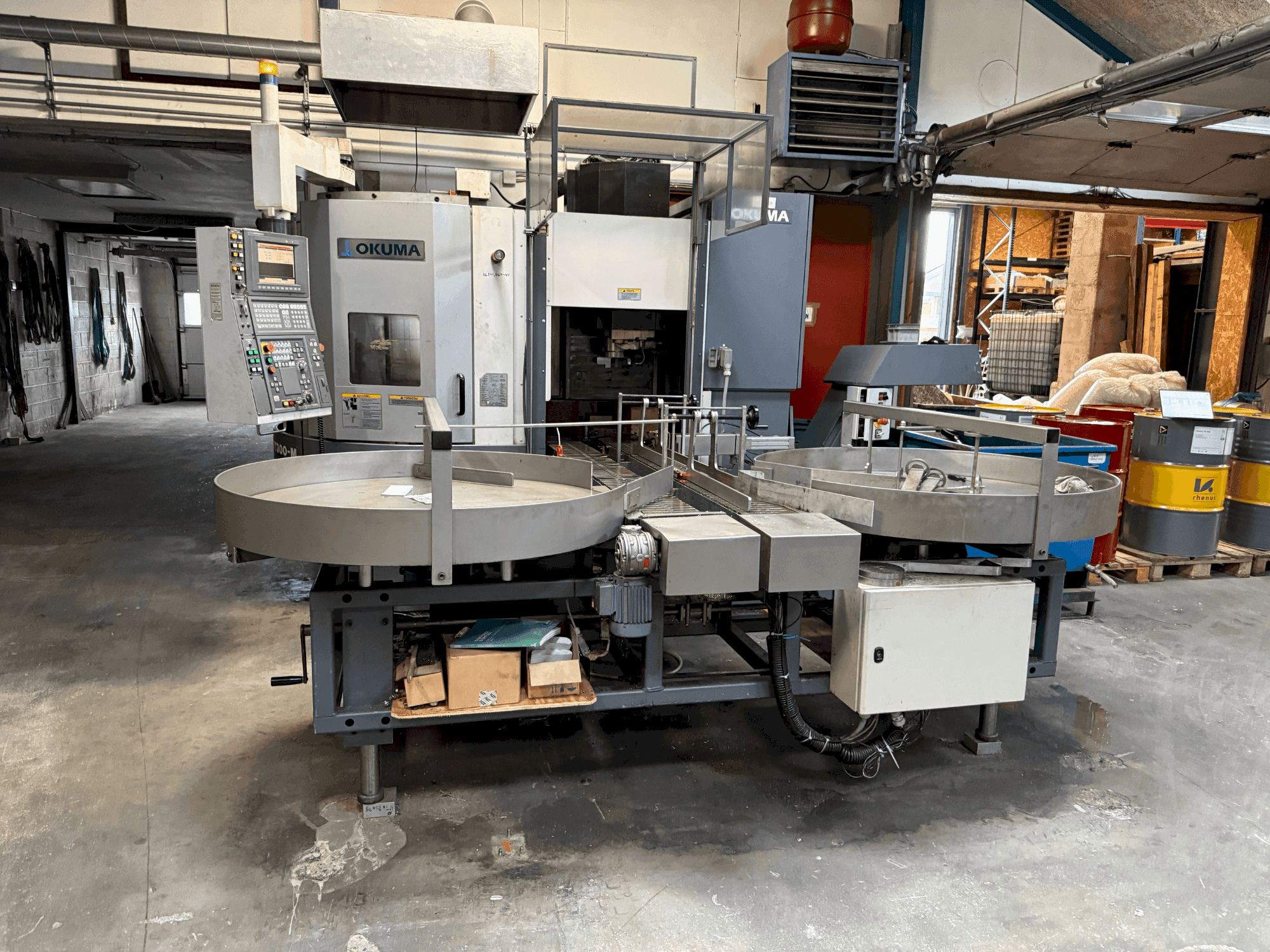 Koneen Okuma VTurn LVT300-M etunäkymä