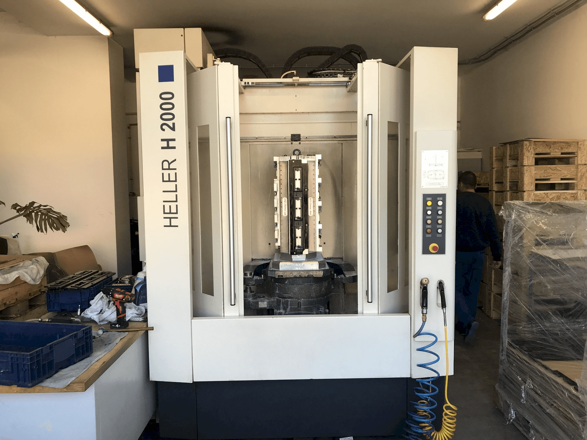 Koneen HELLER H2000 etunäkymä