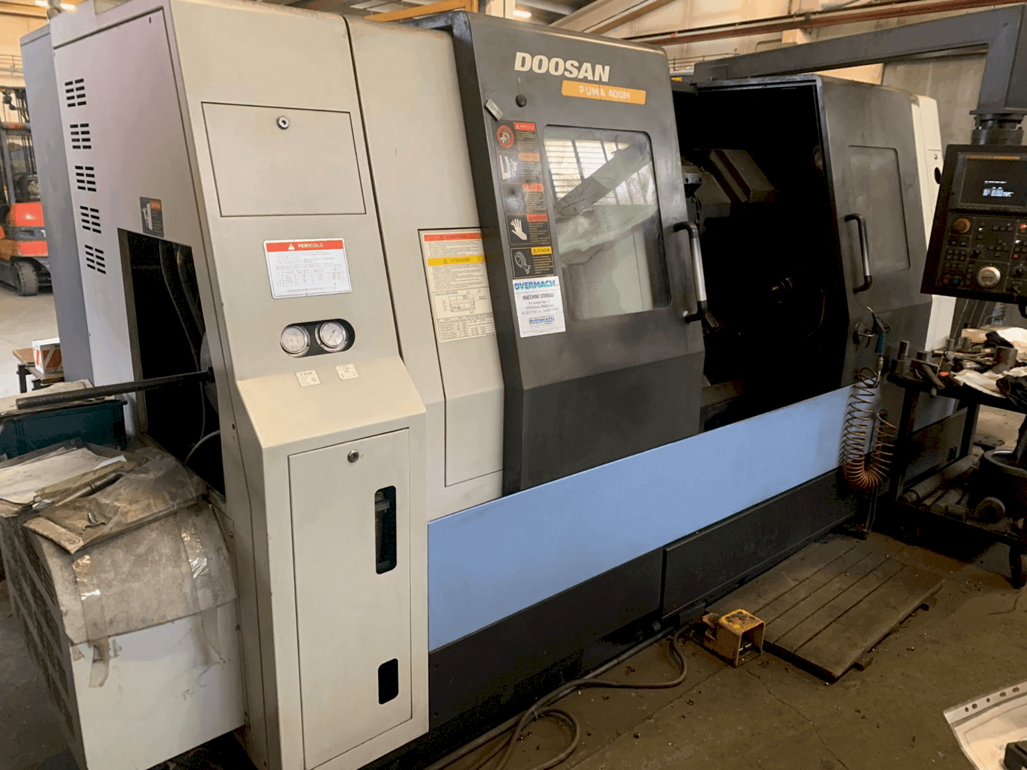 Koneen DOOSAN PUMA 400M etunäkymä