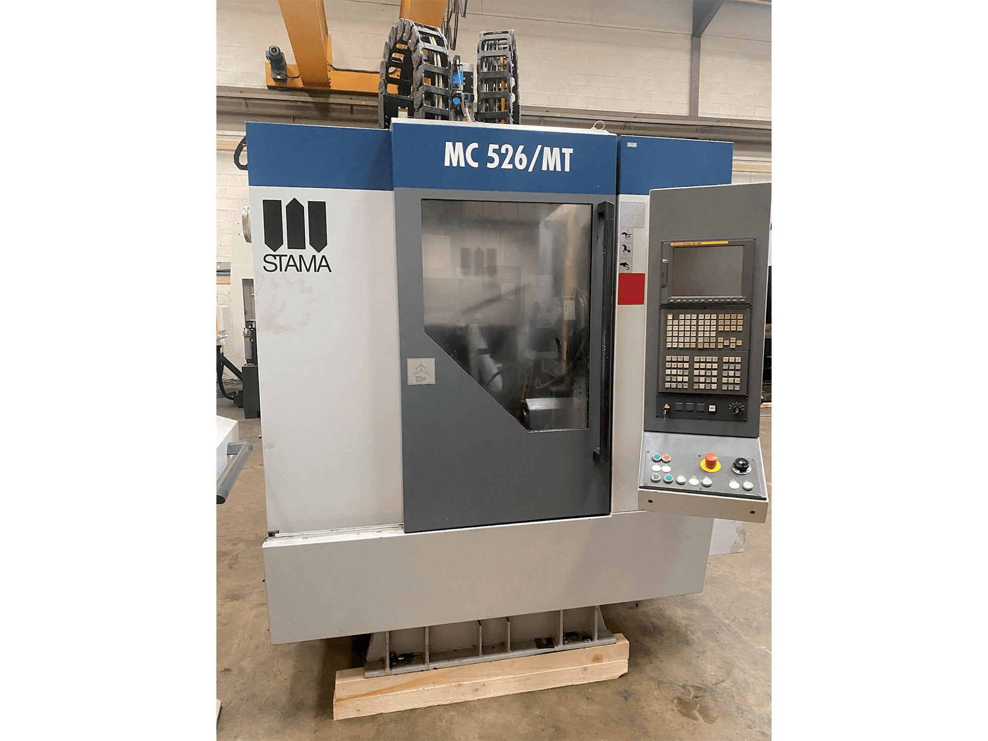 Koneen STAMA MC 526 etunäkymä