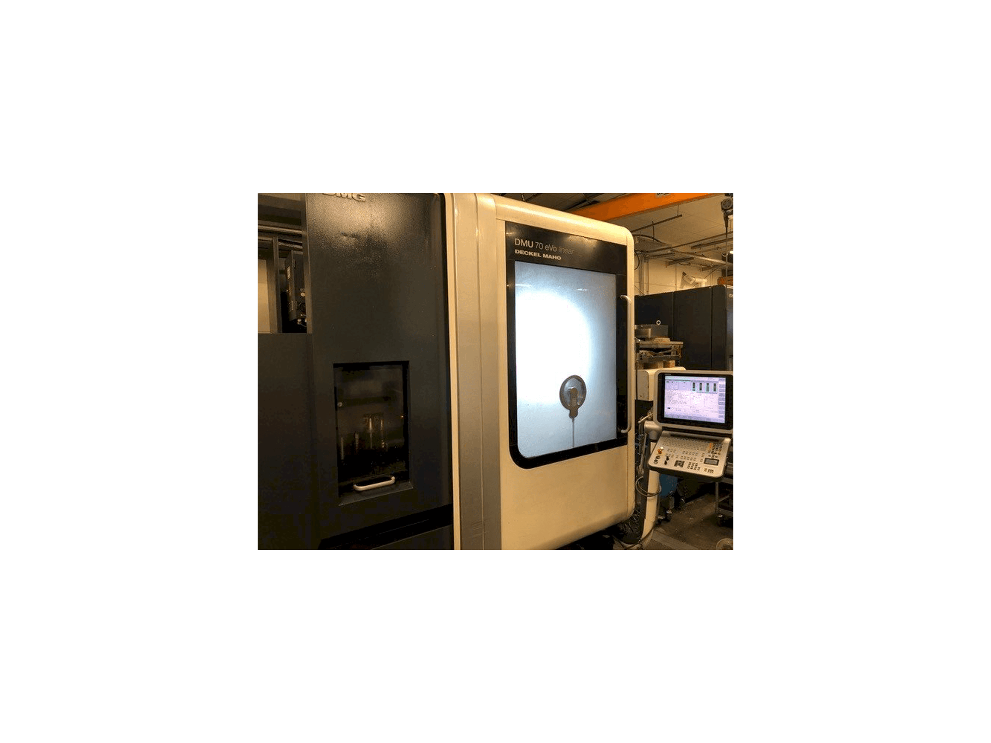 Koneen DECKEL MAHO DMU 70 eVo Linear etunäkymä