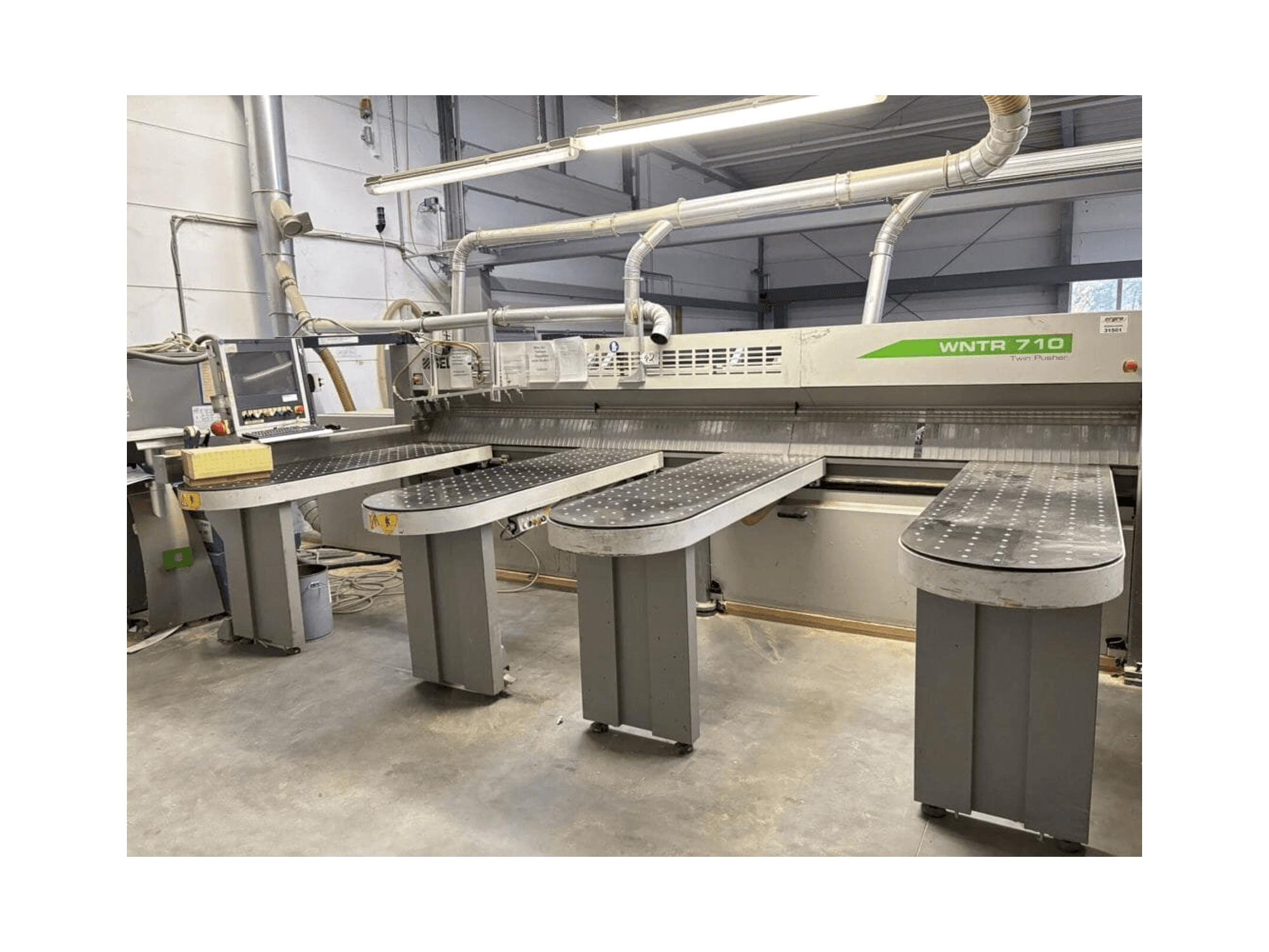 Koneen SELCO WNTR 710 etunäkymä