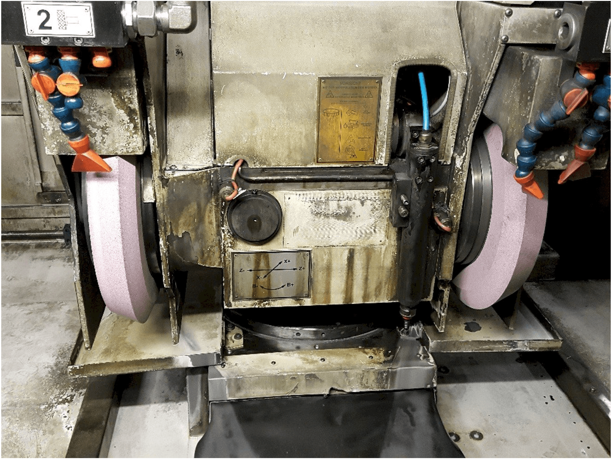 Koneen DANOBAT WT-62-3B etunäkymä