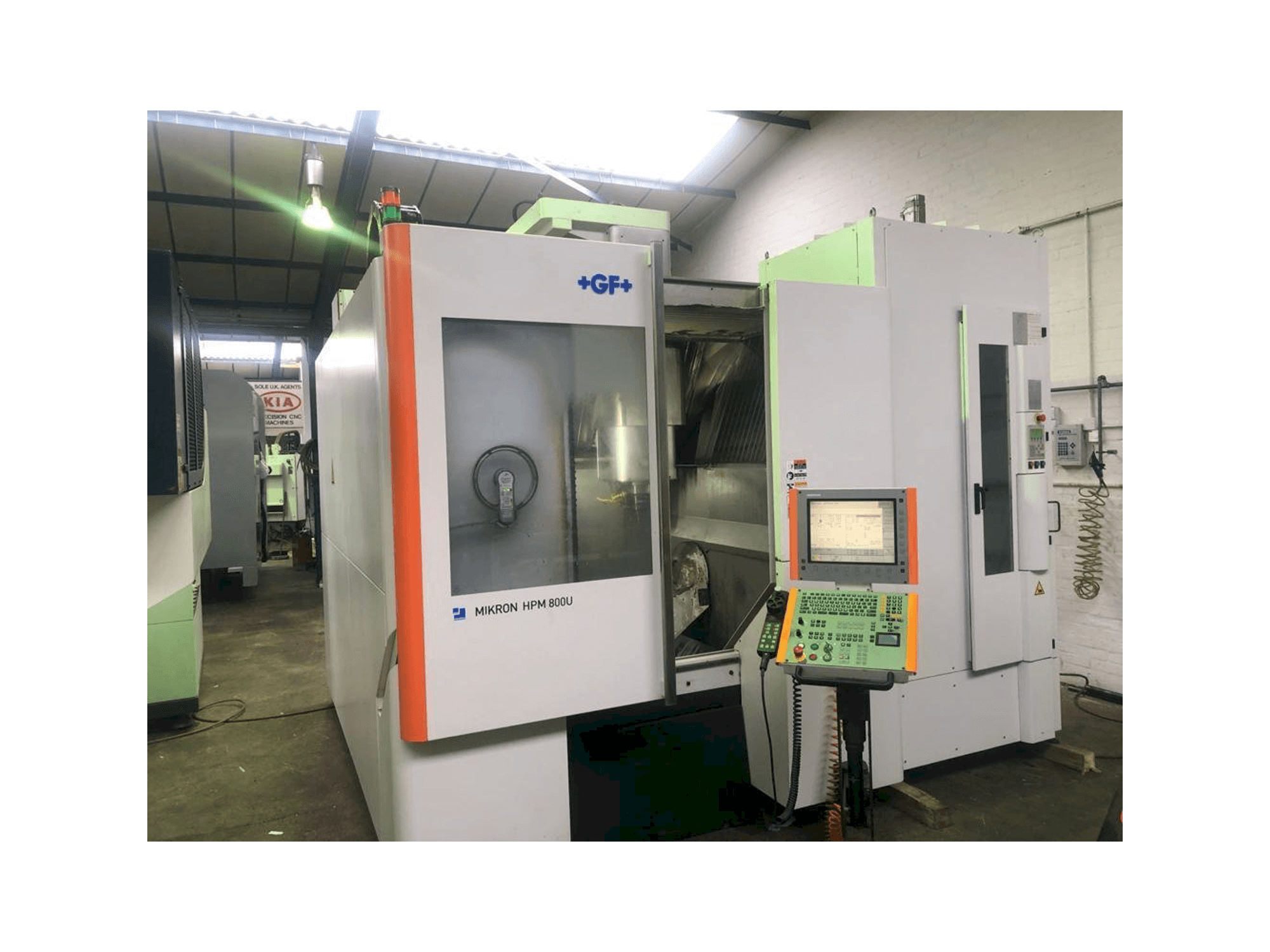 Koneen MIKRON HPM 800U etunäkymä