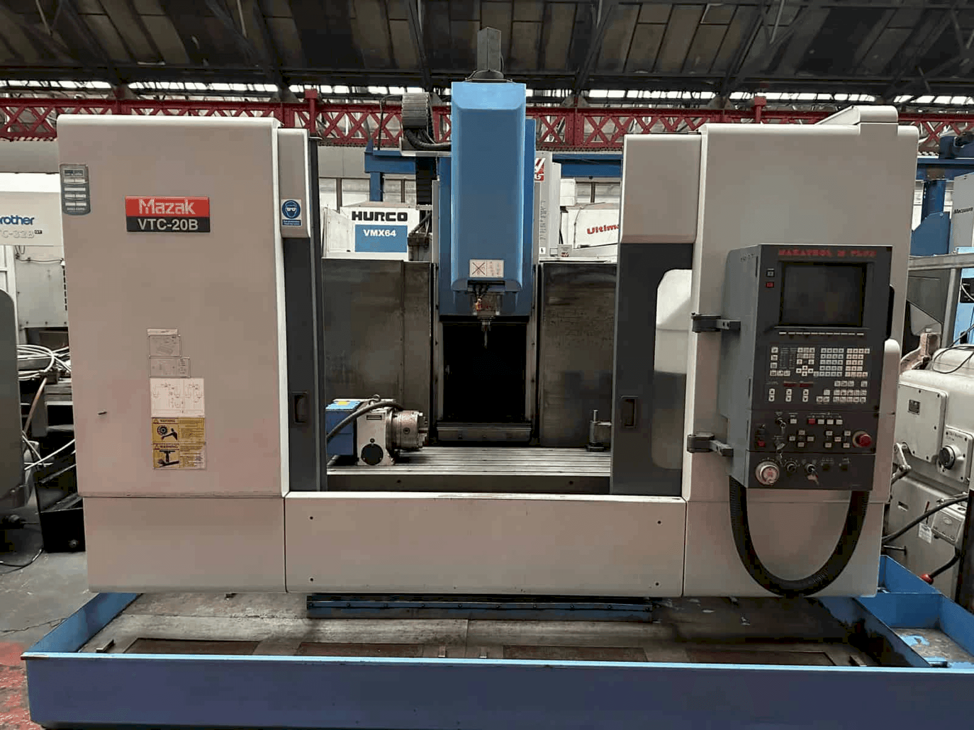 Koneen Mazak VTC - 20B etunäkymä