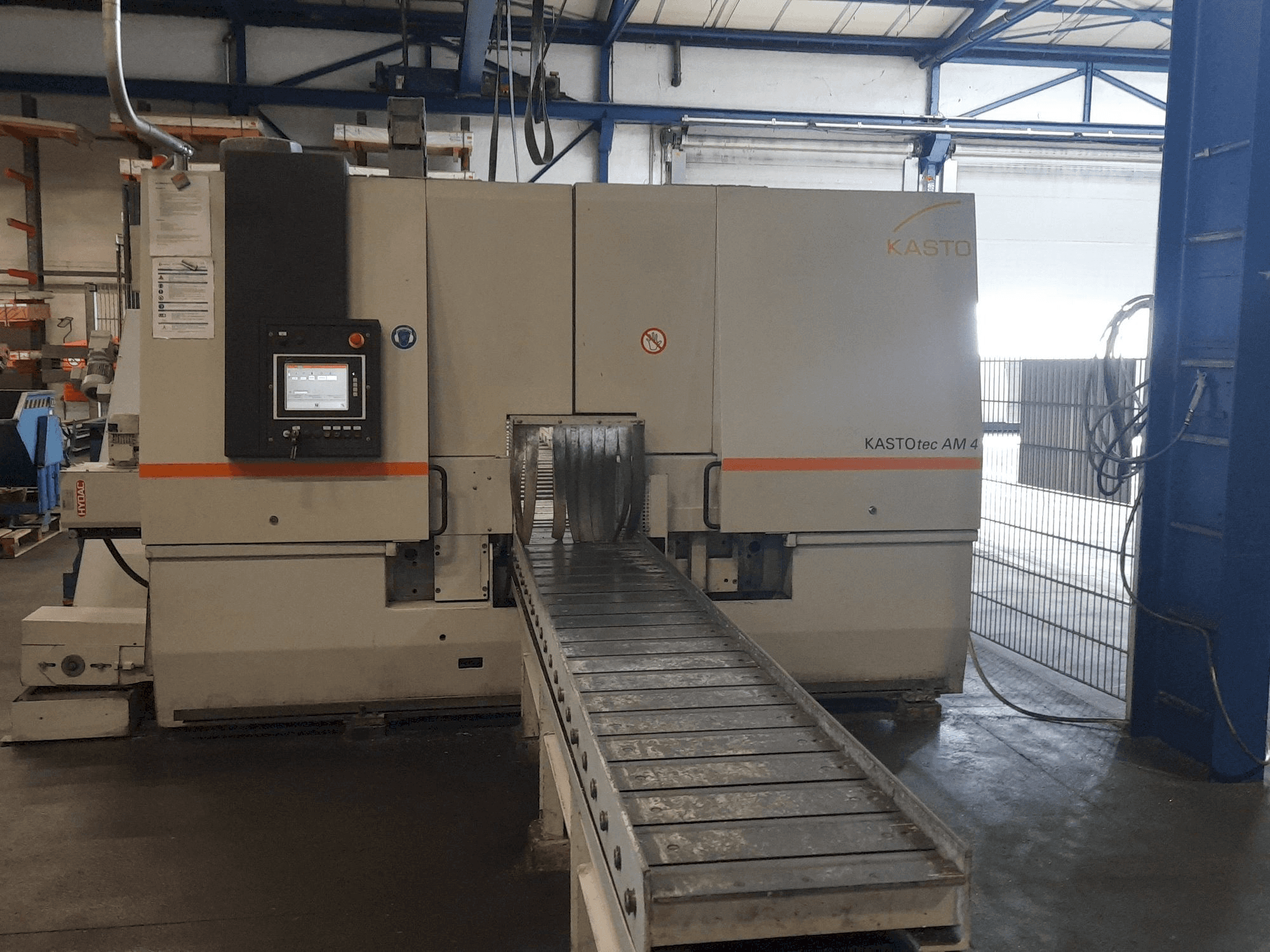 Koneen KASTO tec AM 4 etunäkymä