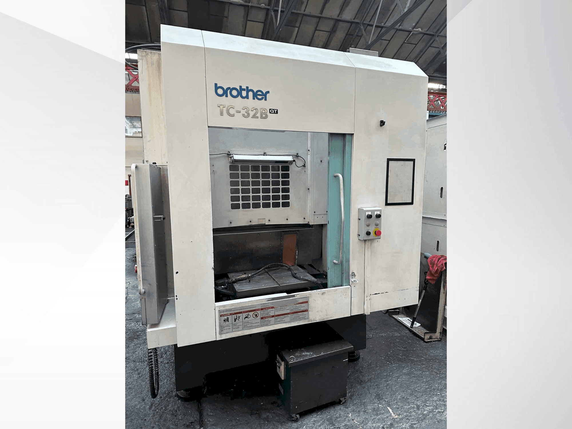 Koneen Brother TC-32B QT etunäkymä