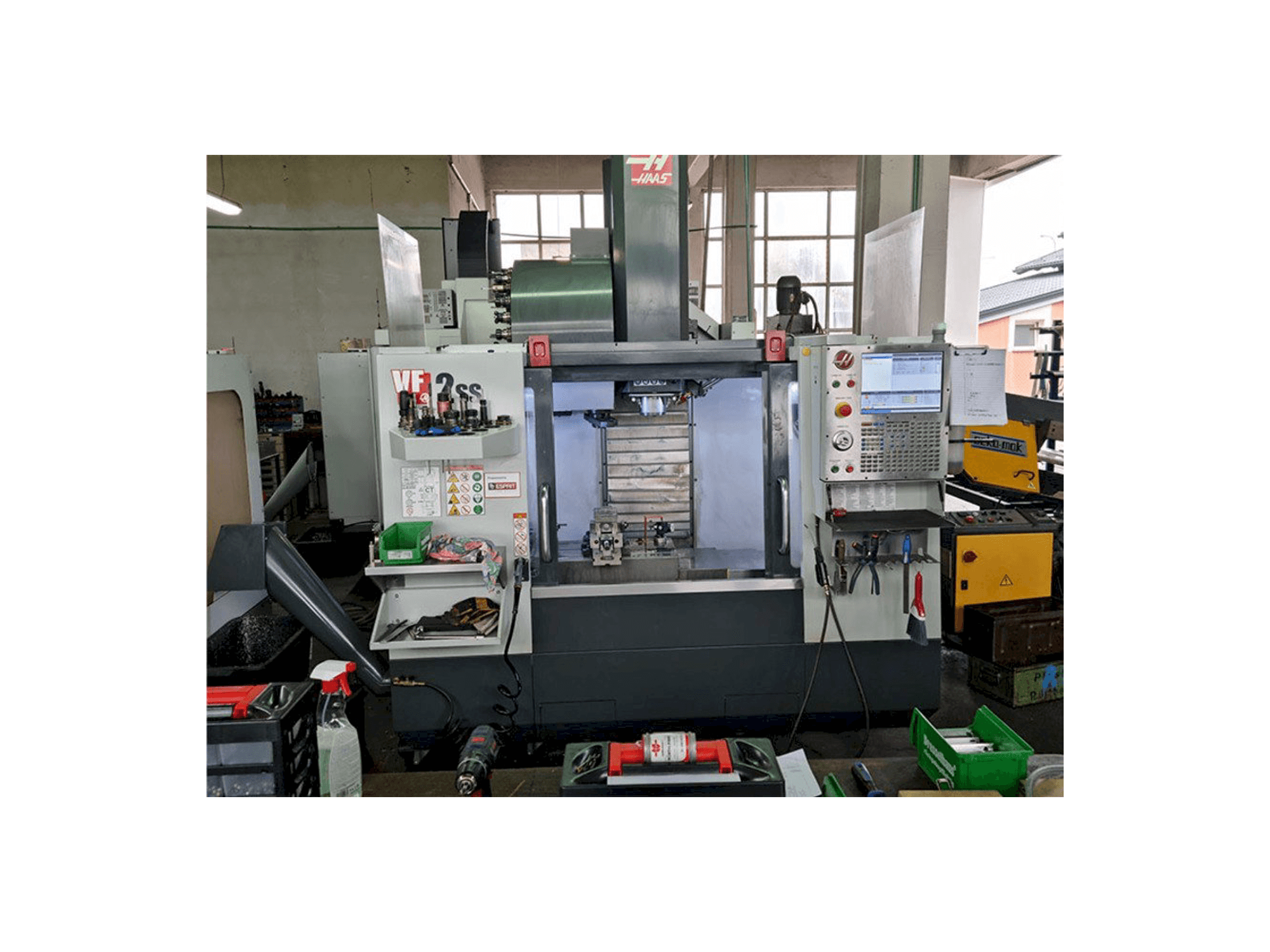 Koneen HAAS VF-2SS etunäkymä