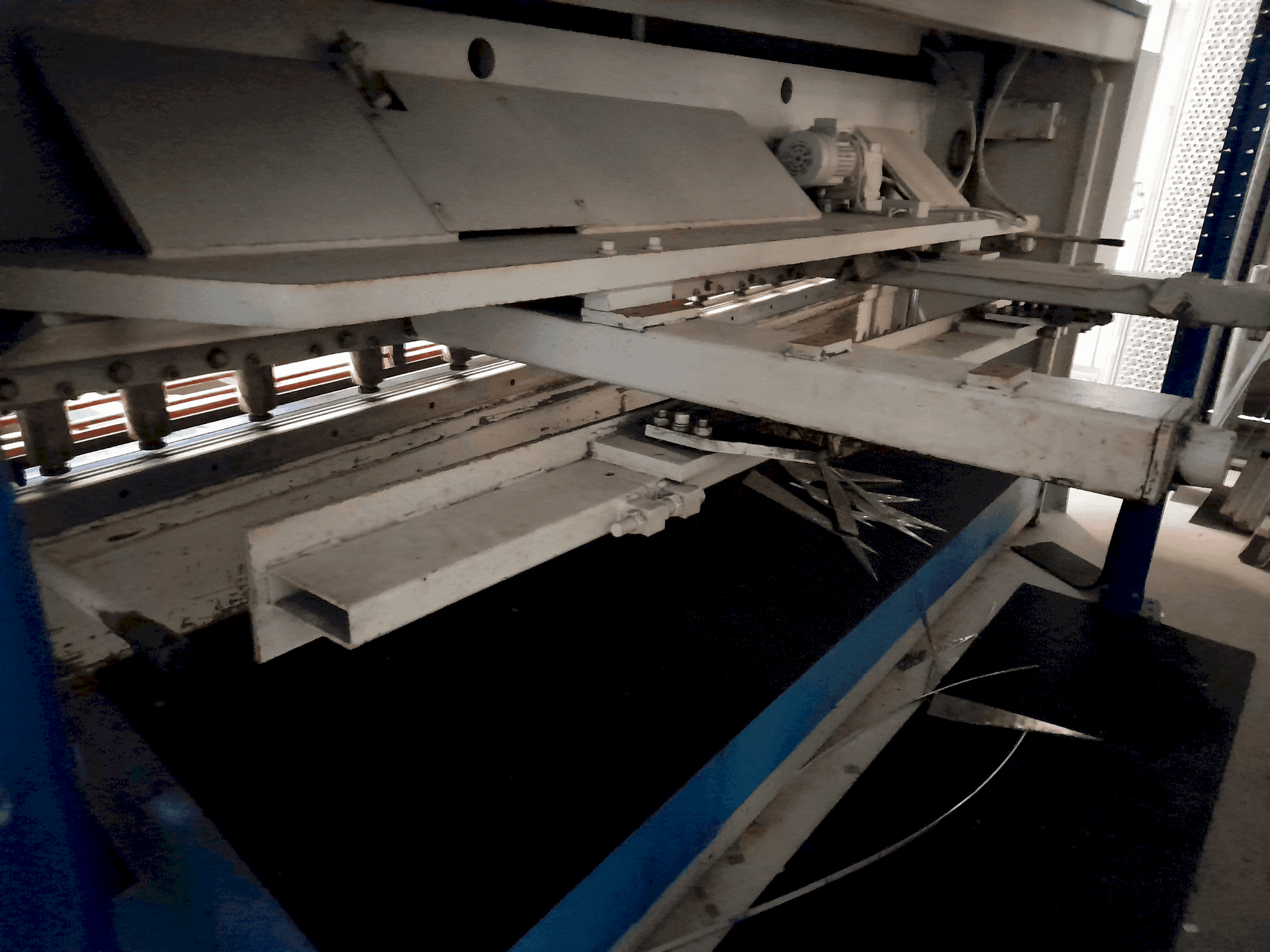 Koneen LVD HST 25/6 etunäkymä