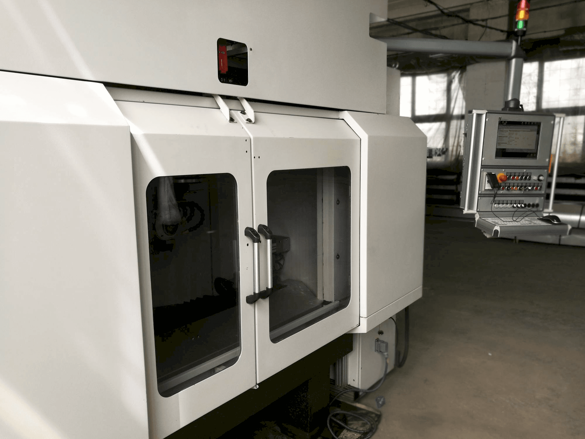 Koneen Fohrenbach F-Grind 605 etunäkymä