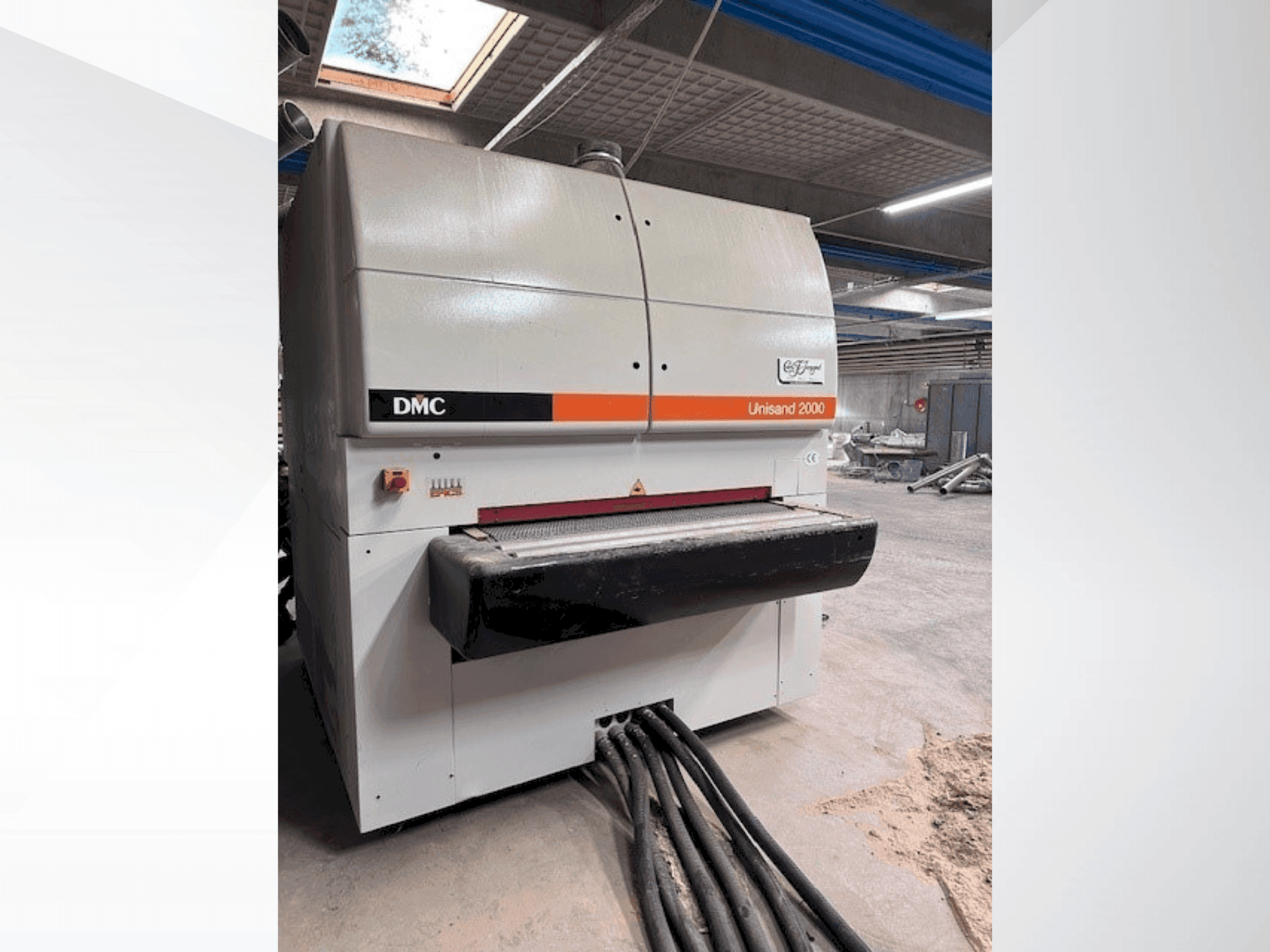 Koneen DMC US 2000 M4 etunäkymä