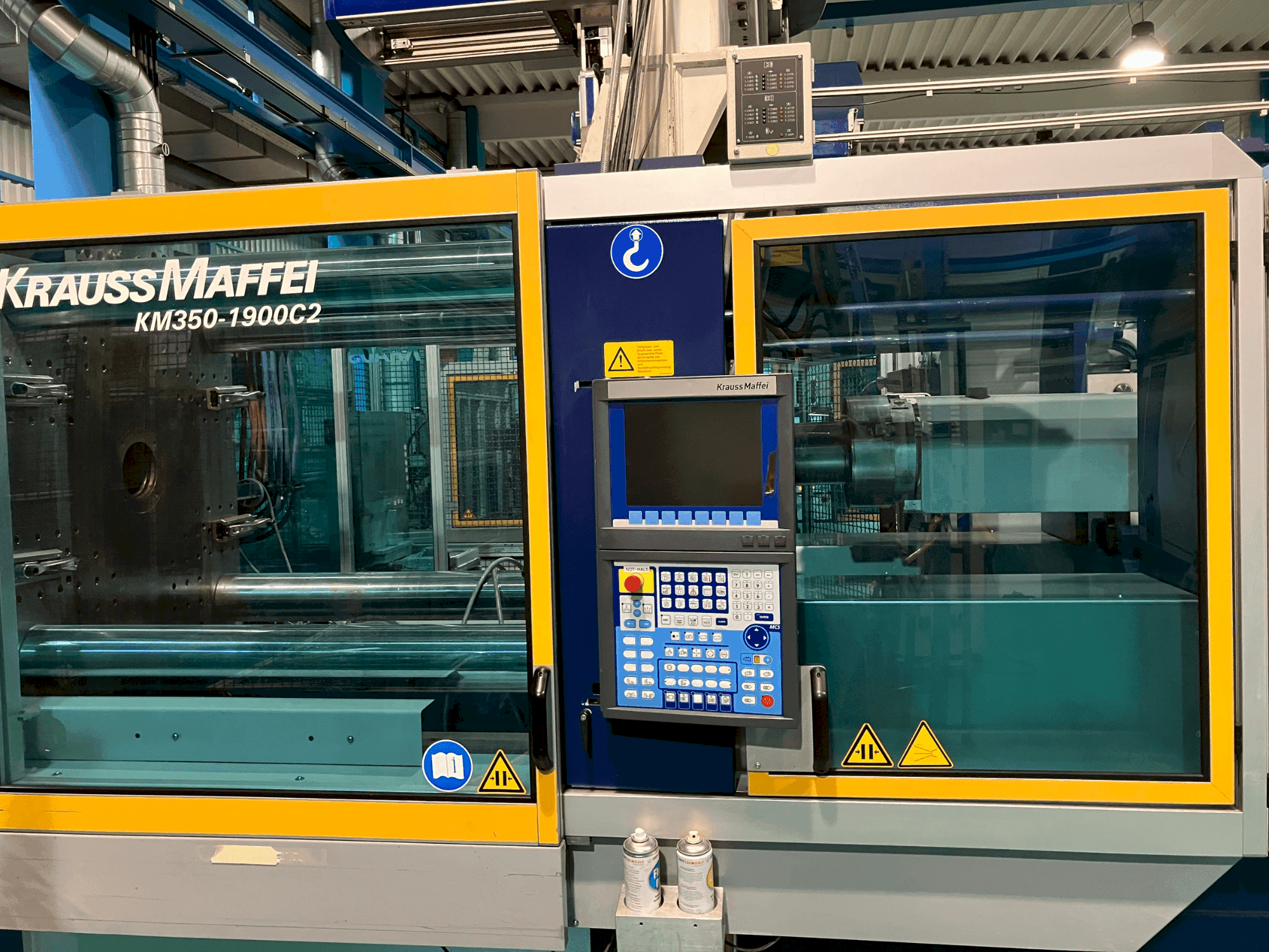 Koneen Krauss Maffei KM350 etunäkymä