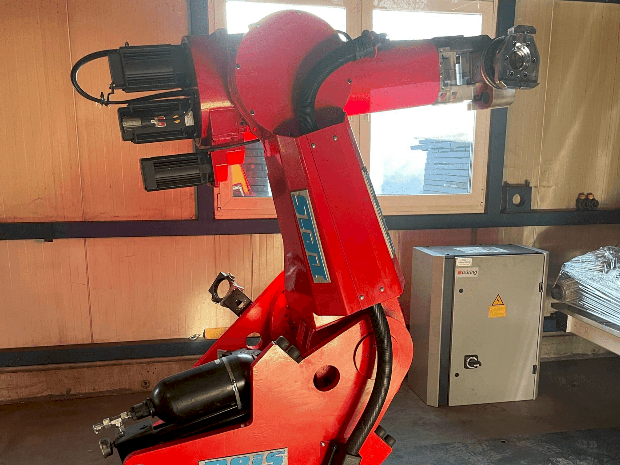 Koneen Reis SRV 130 etunäkymä