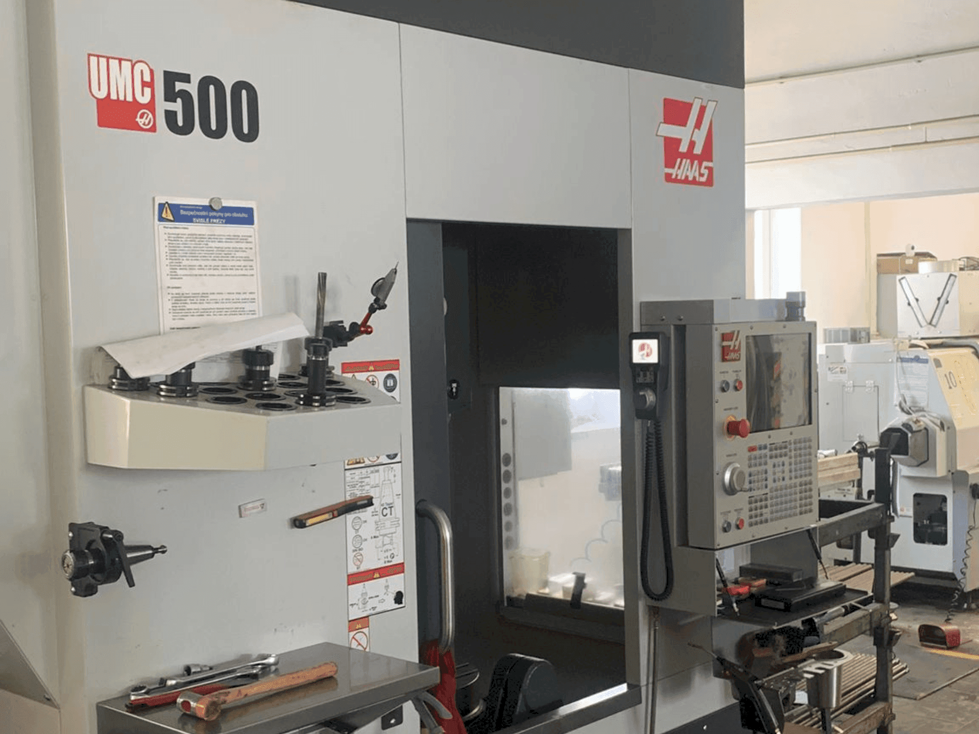 Koneen HAAS UMC 500 etunäkymä