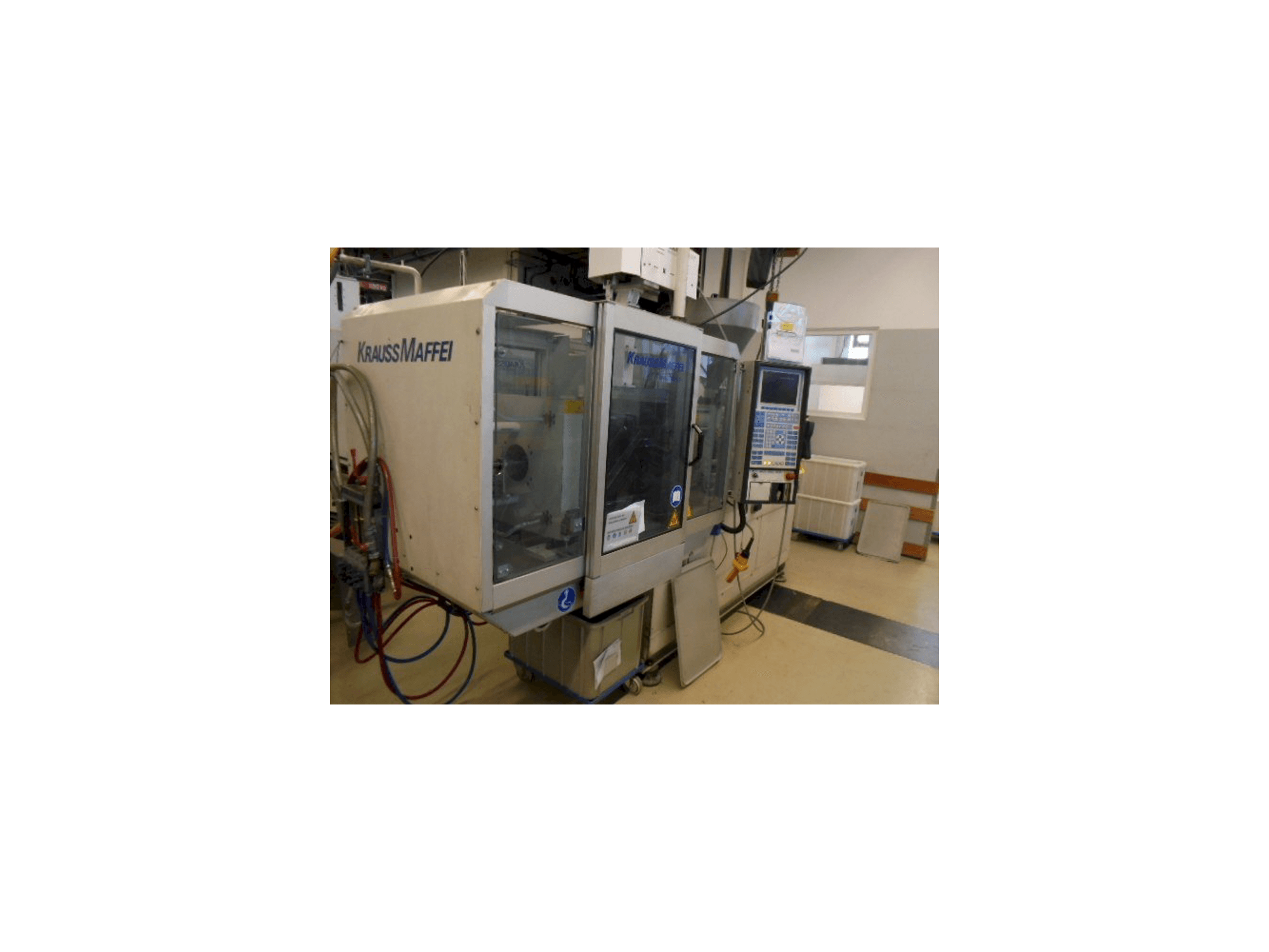 Koneen Krauss Maffei KM 50-220-C2 etunäkymä