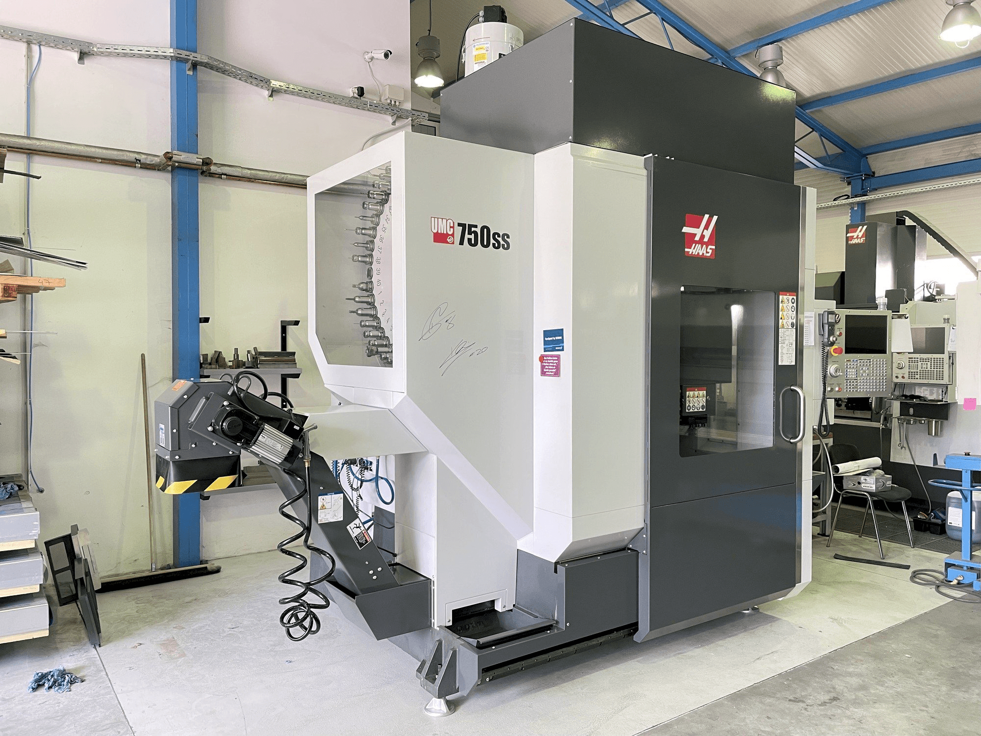 Koneen HAAS UMC 750 SS etunäkymä