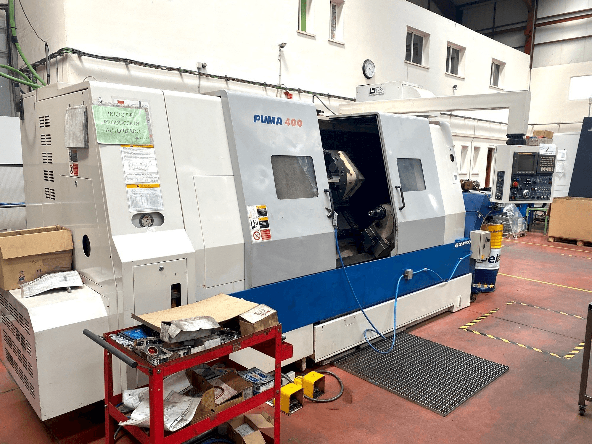 Koneen DAEWOO PUMA 400 etunäkymä