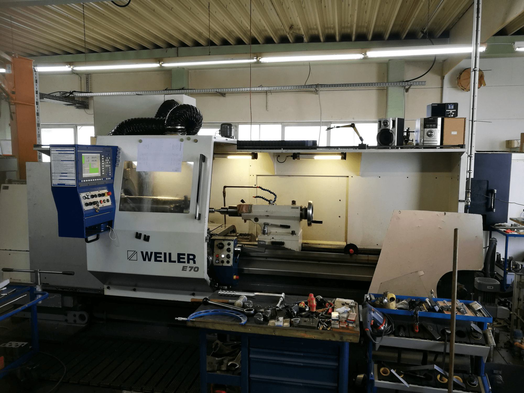 Koneen Weiler etunäkymä E70/3000