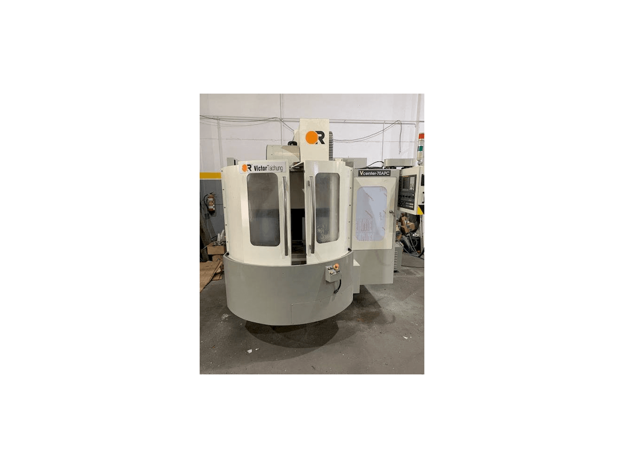 Koneen Victor Vcenter-70APC etunäkymä