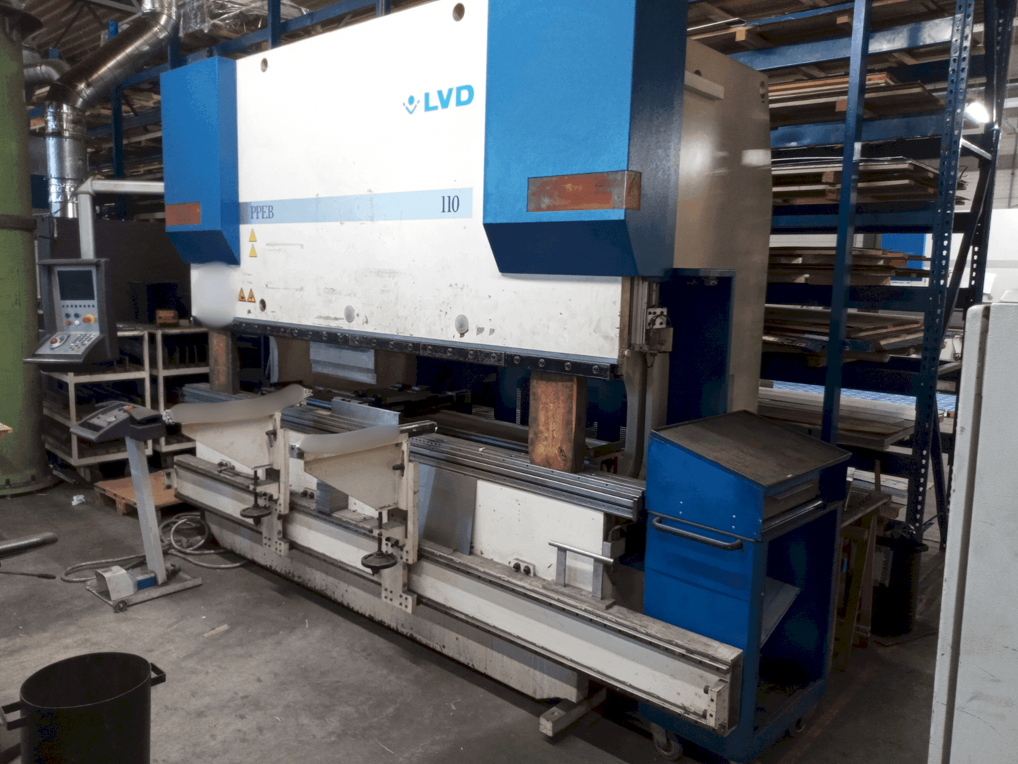 Koneen LVD PPEB 110/30 etunäkymä