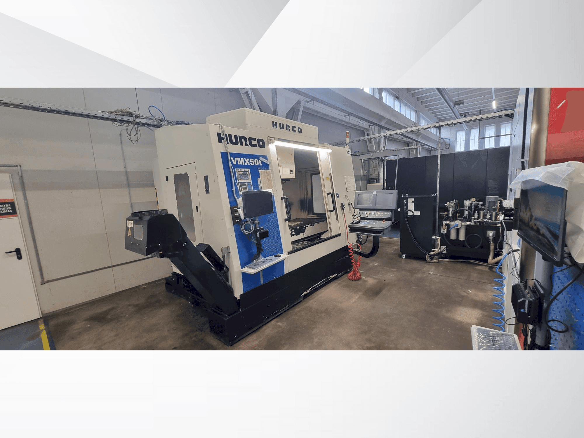 Koneen Hurco VMX 50T etunäkymä