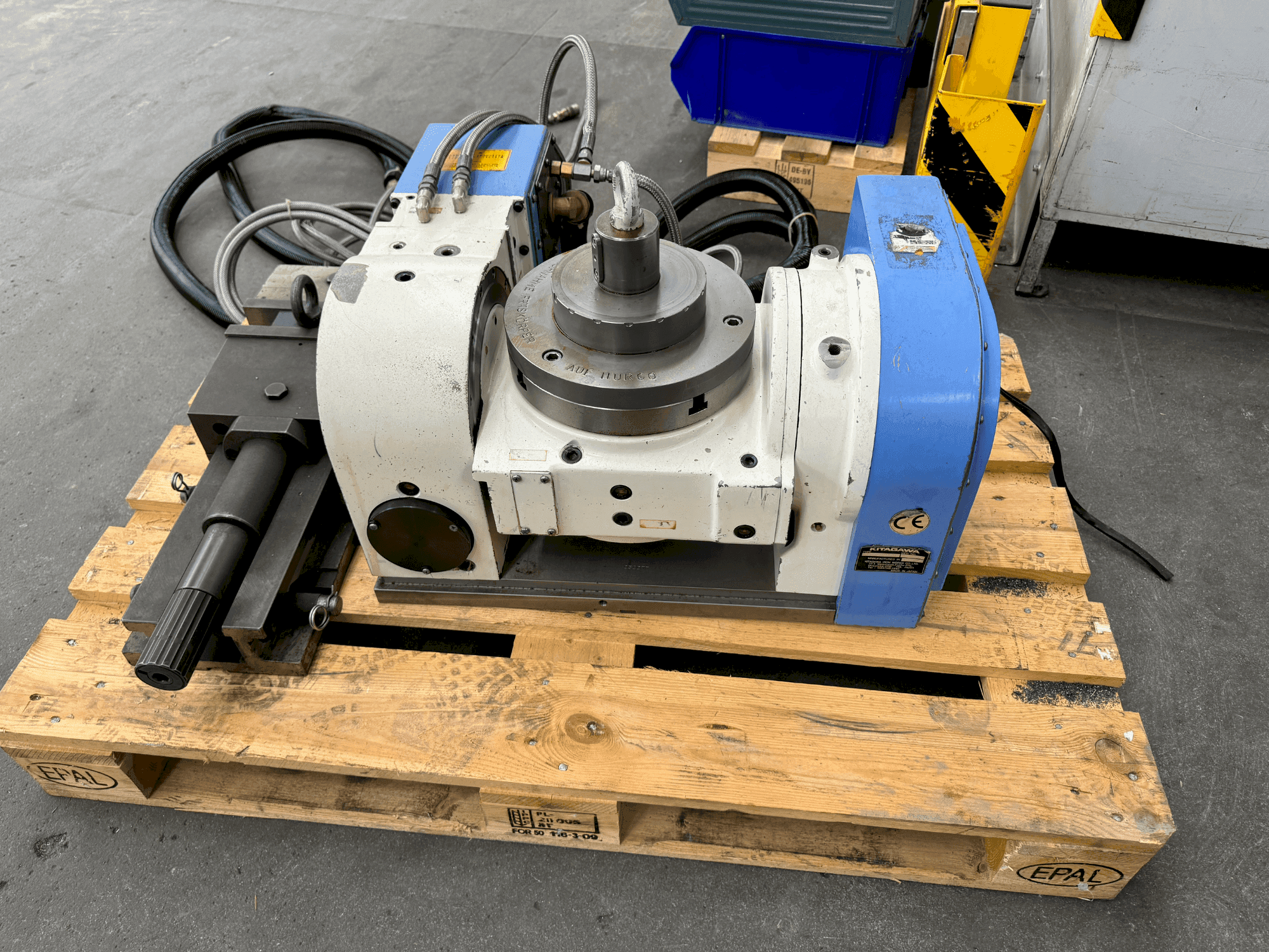 Koneen KITAGAWA TT251 HYY01 - NC ROTARY TABLE (2005) etunäkymä