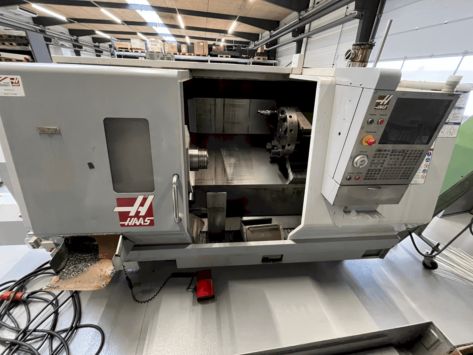 Koneen HAAS SL-30 etunäkymä