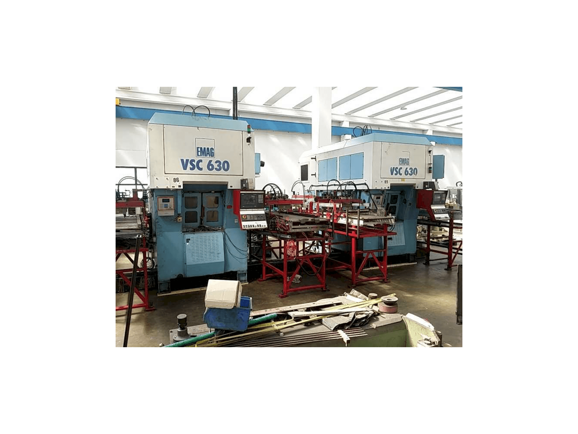 Koneen EMAG VSC 630 vasemman sivun näkymä