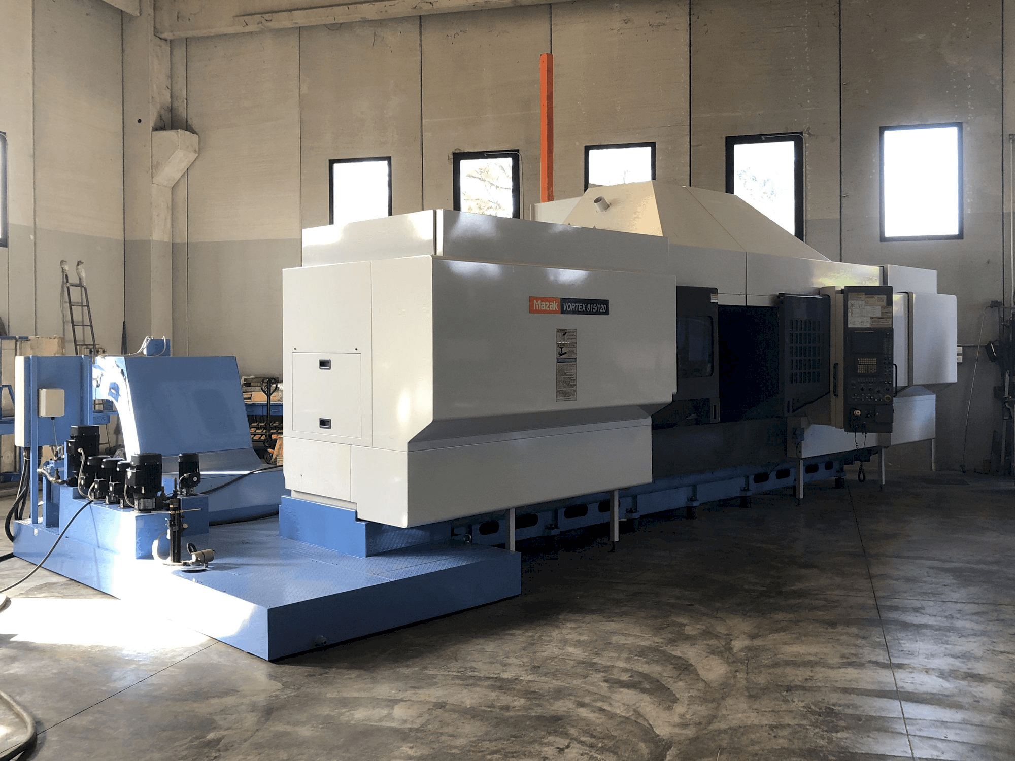 Koneen Mazak etunäkymä VORTEX 815/120