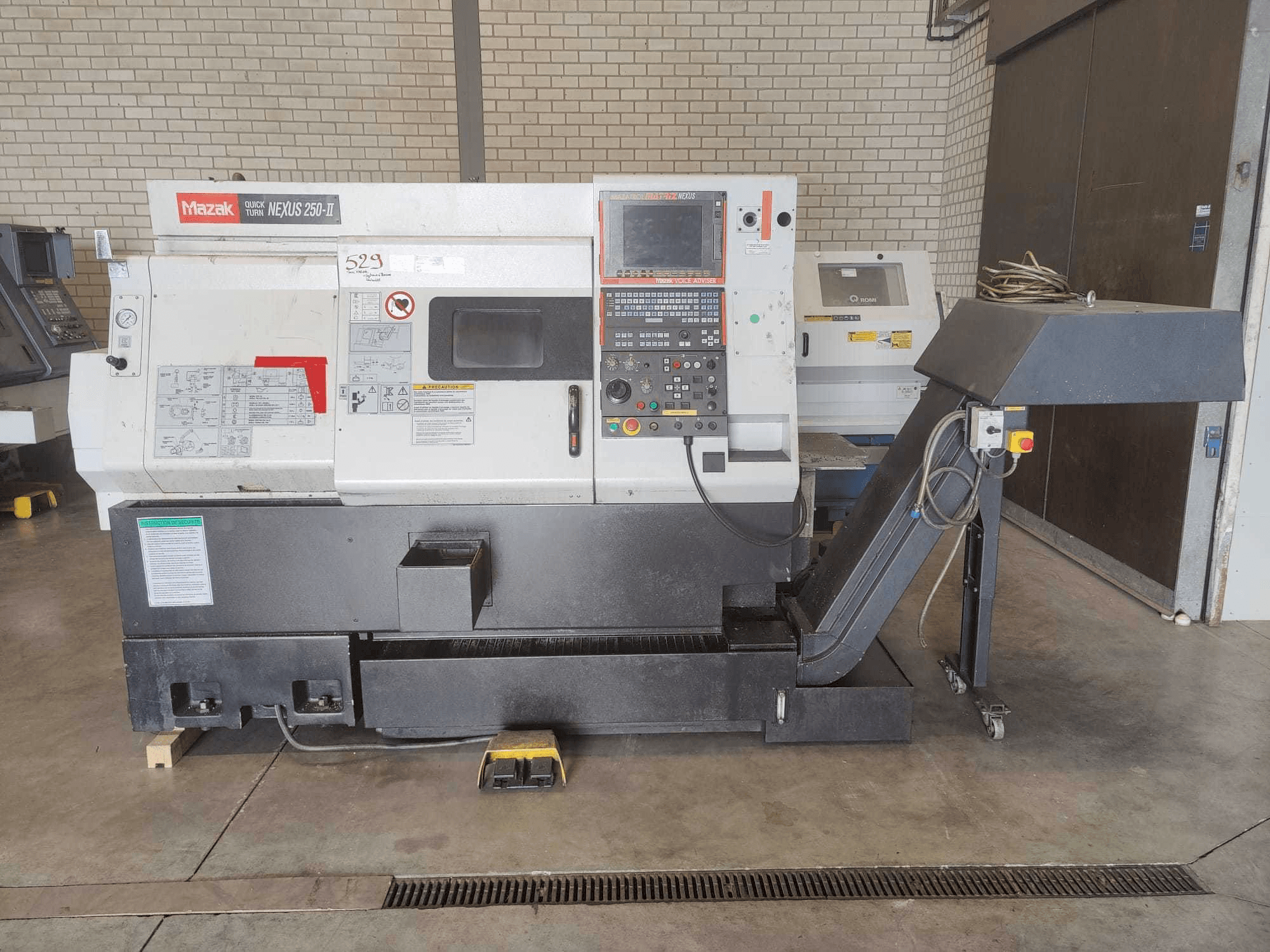 Koneen Mazak Quick Turn Nexus 250-II etunäkymä