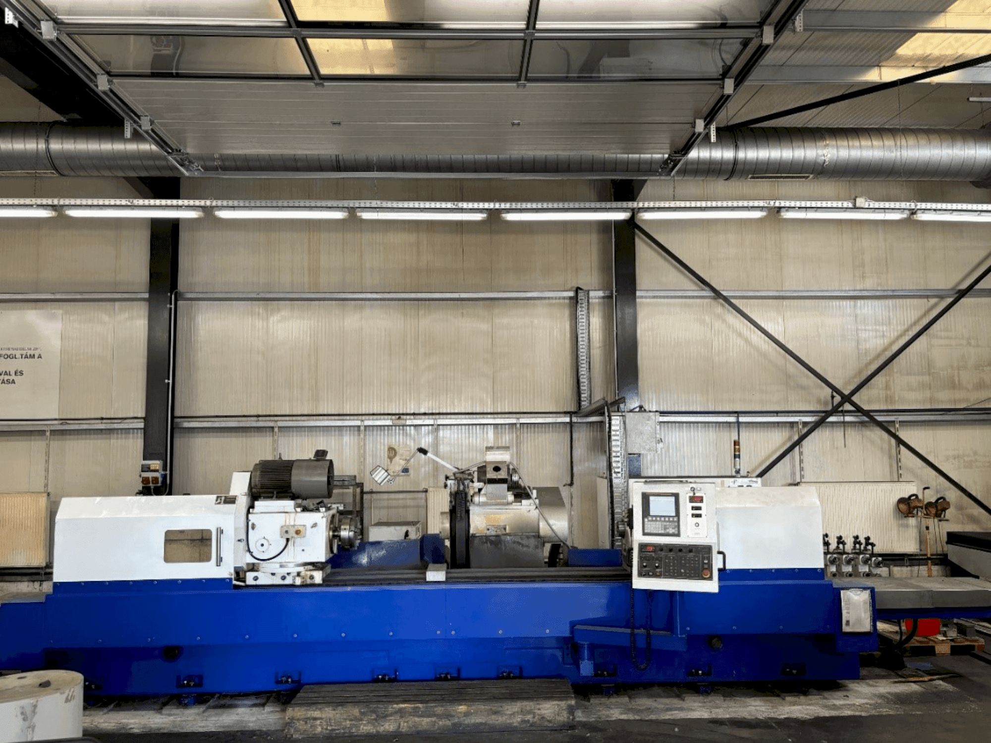 Koneen FANUC TT60-20L-C1 etunäkymä