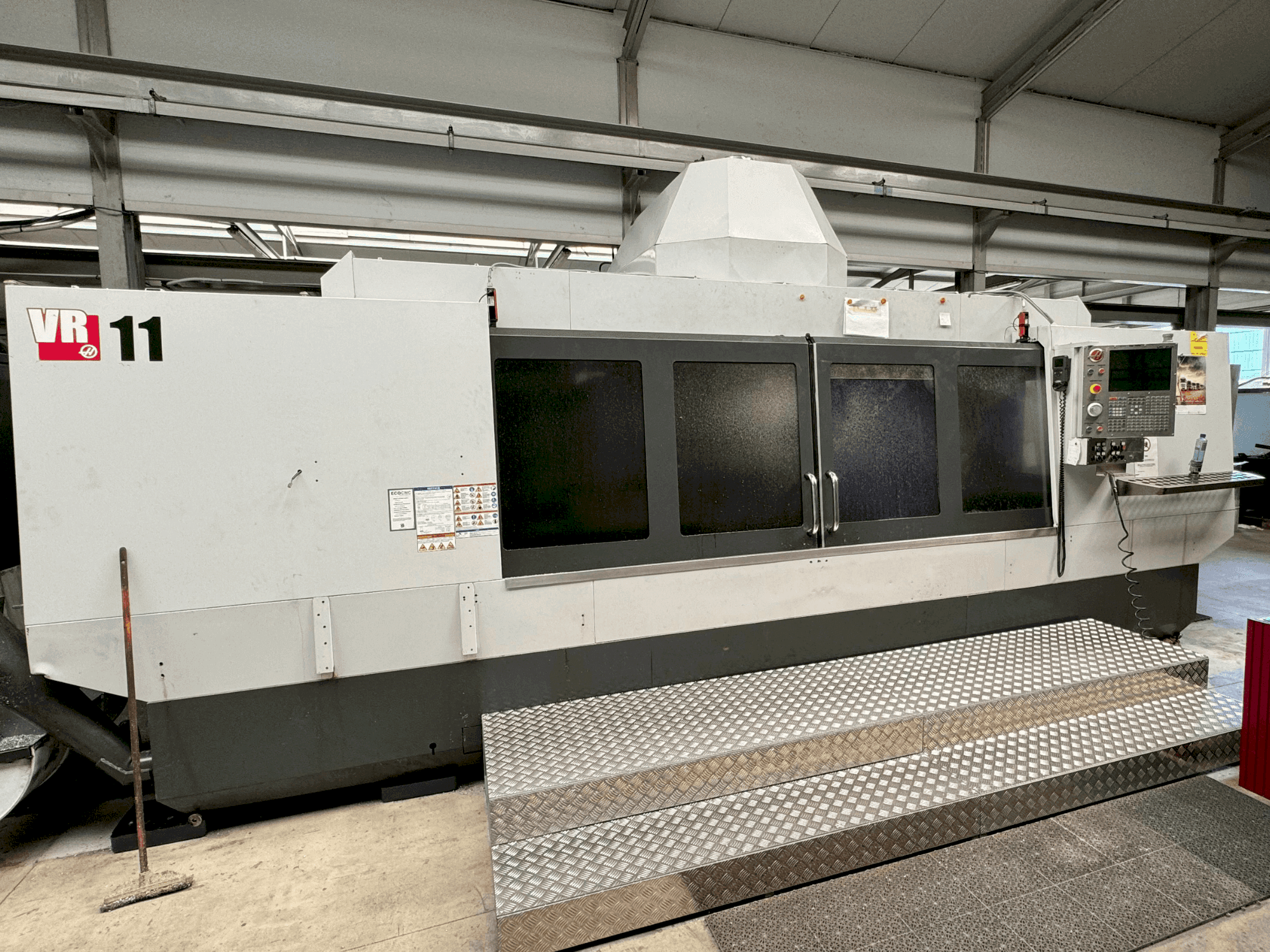 Koneen HAAS VR-11 etunäkymä