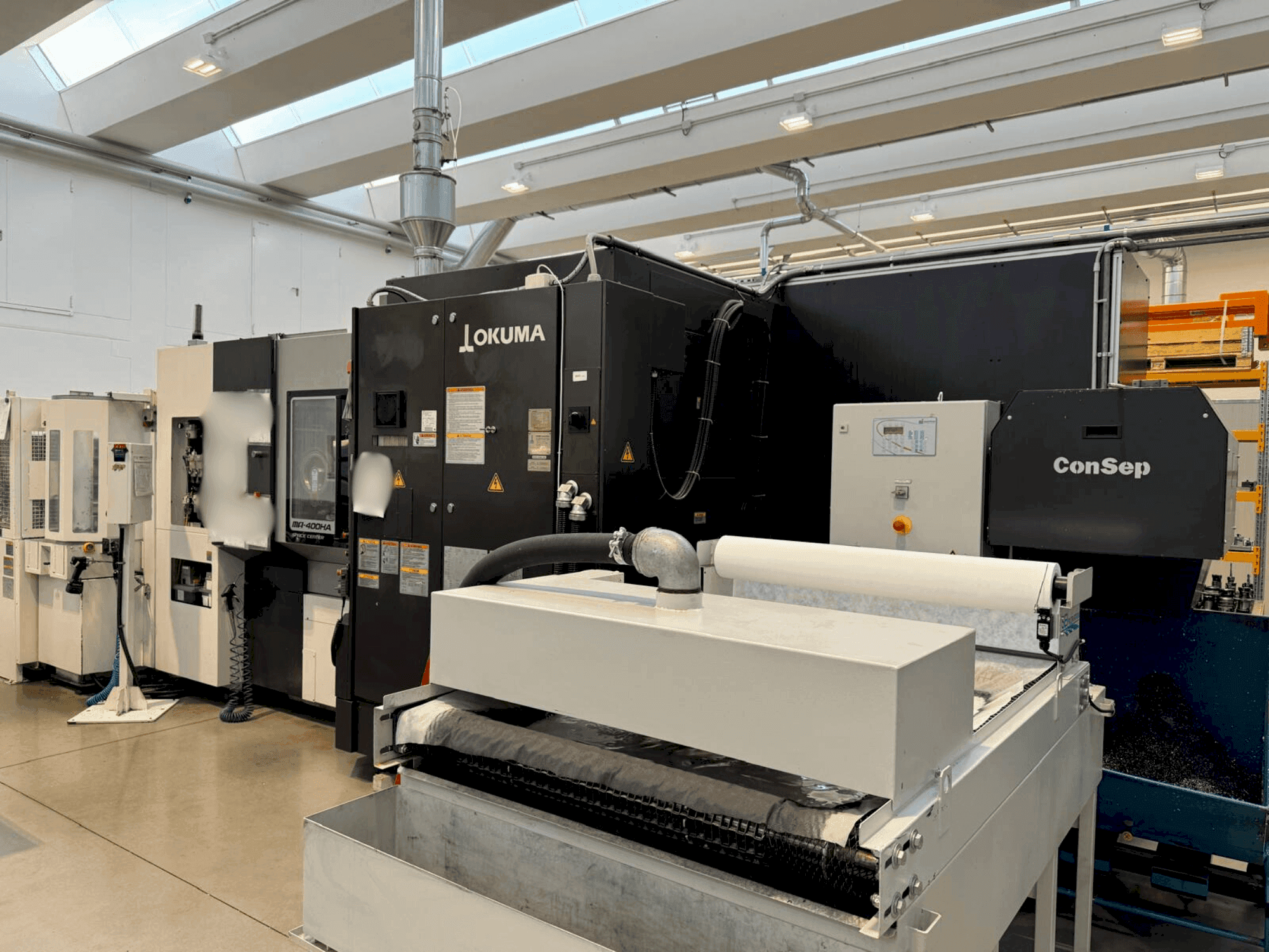 Koneen Okuma MA-400HA etunäkymä