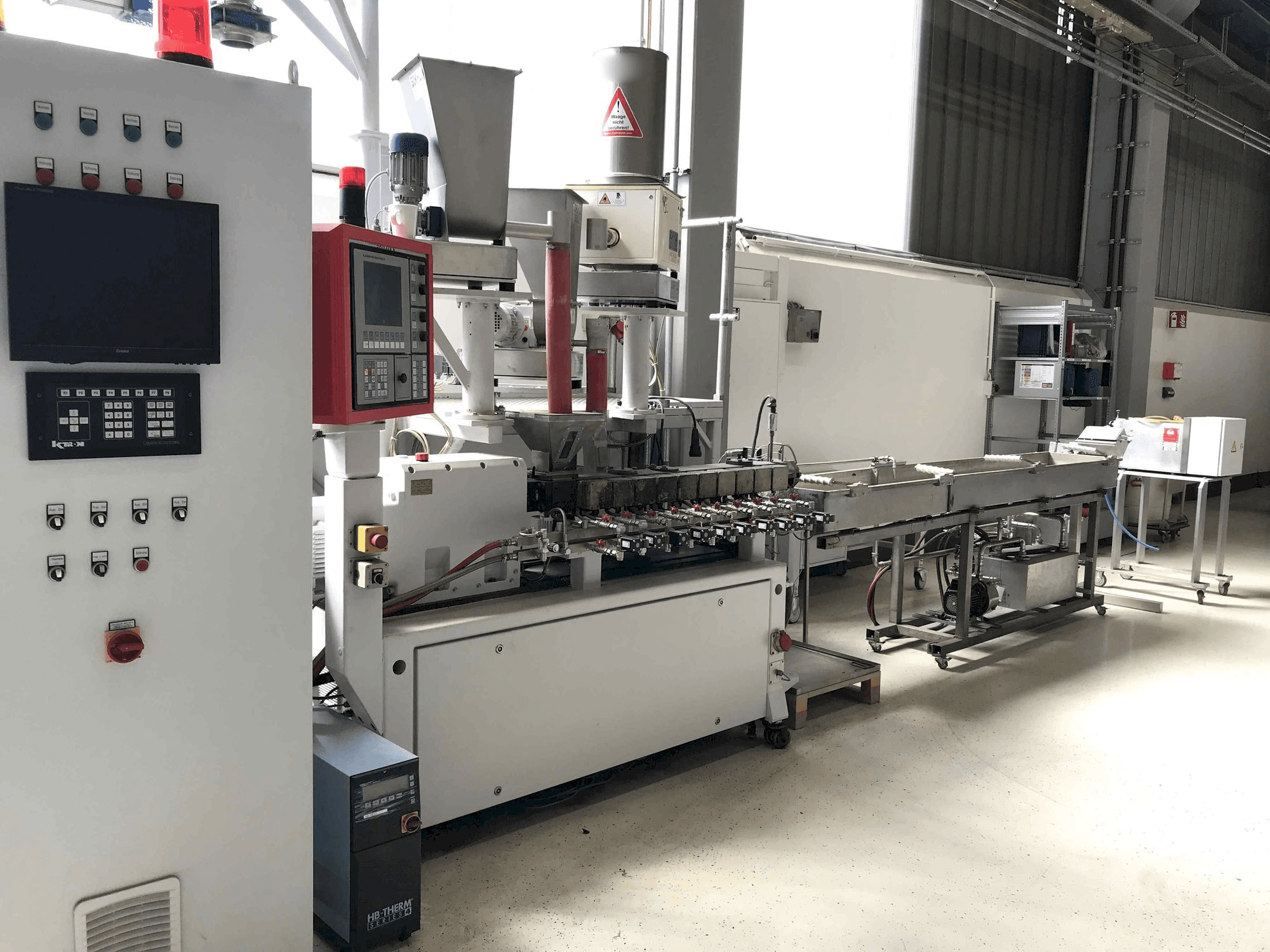 Koneen Leistriz ZSE 27/GL-44D etunäkymä